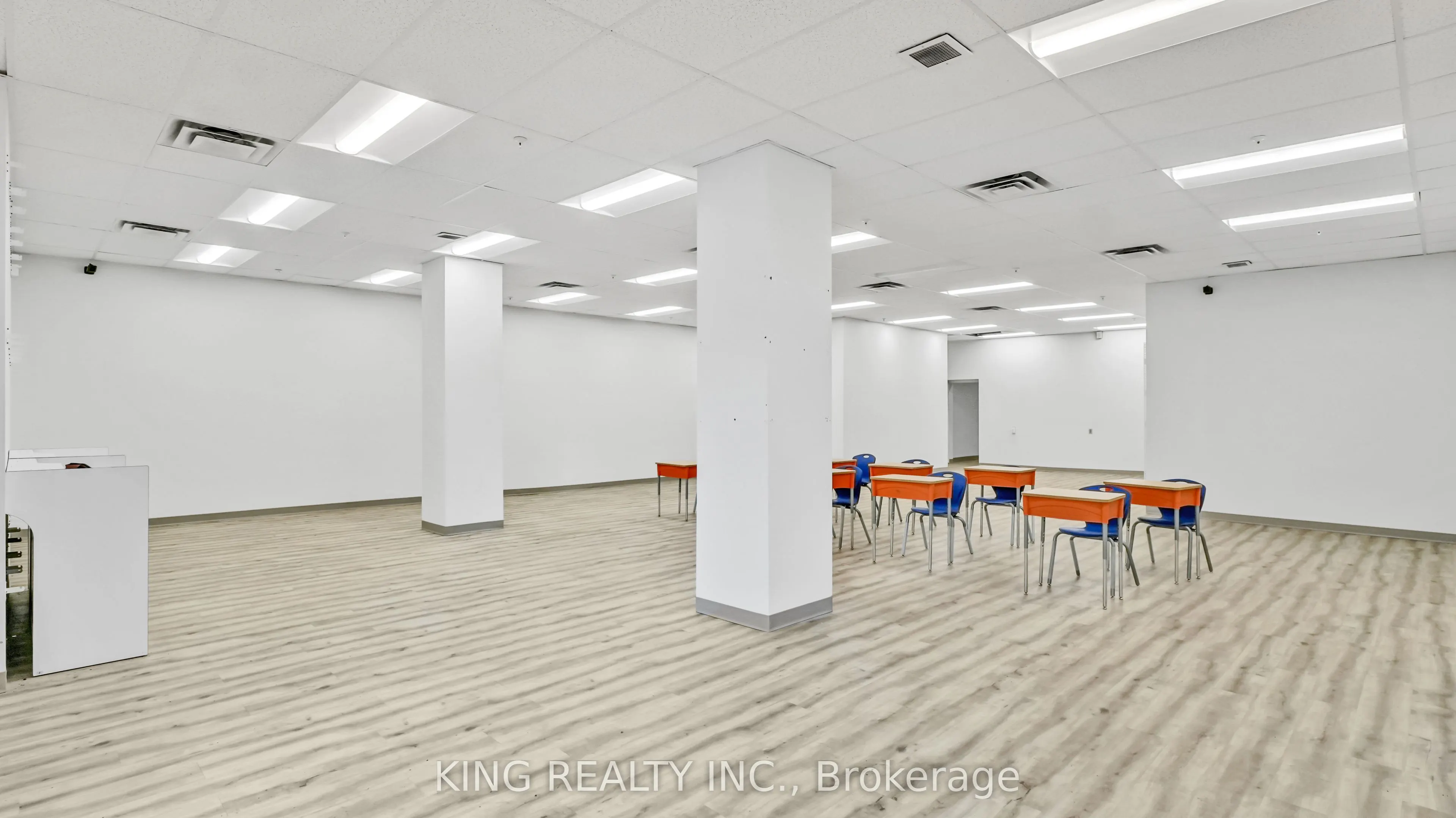 379 DUNDAS Street, #109-110