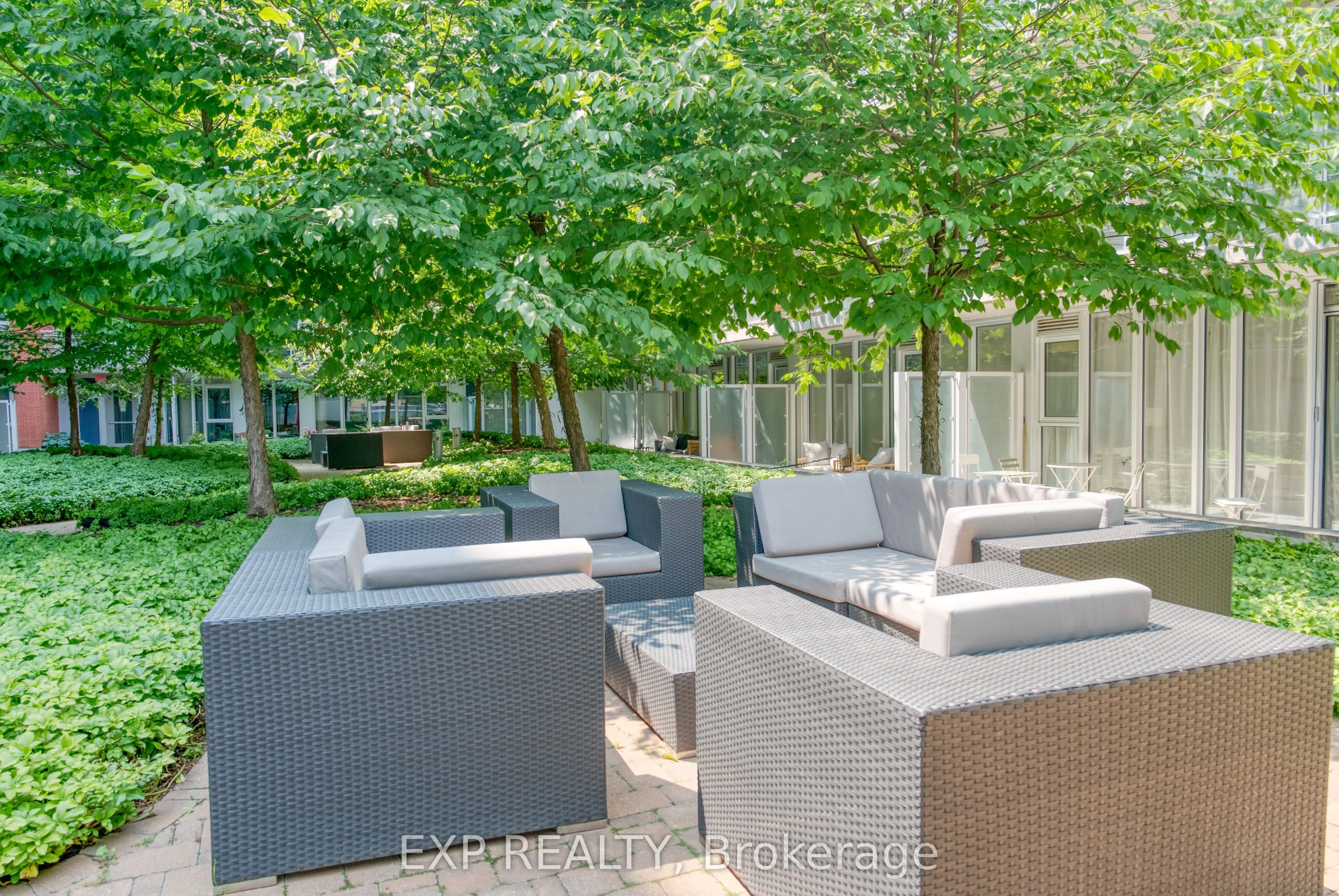 354 Gladstone Avenue, #321