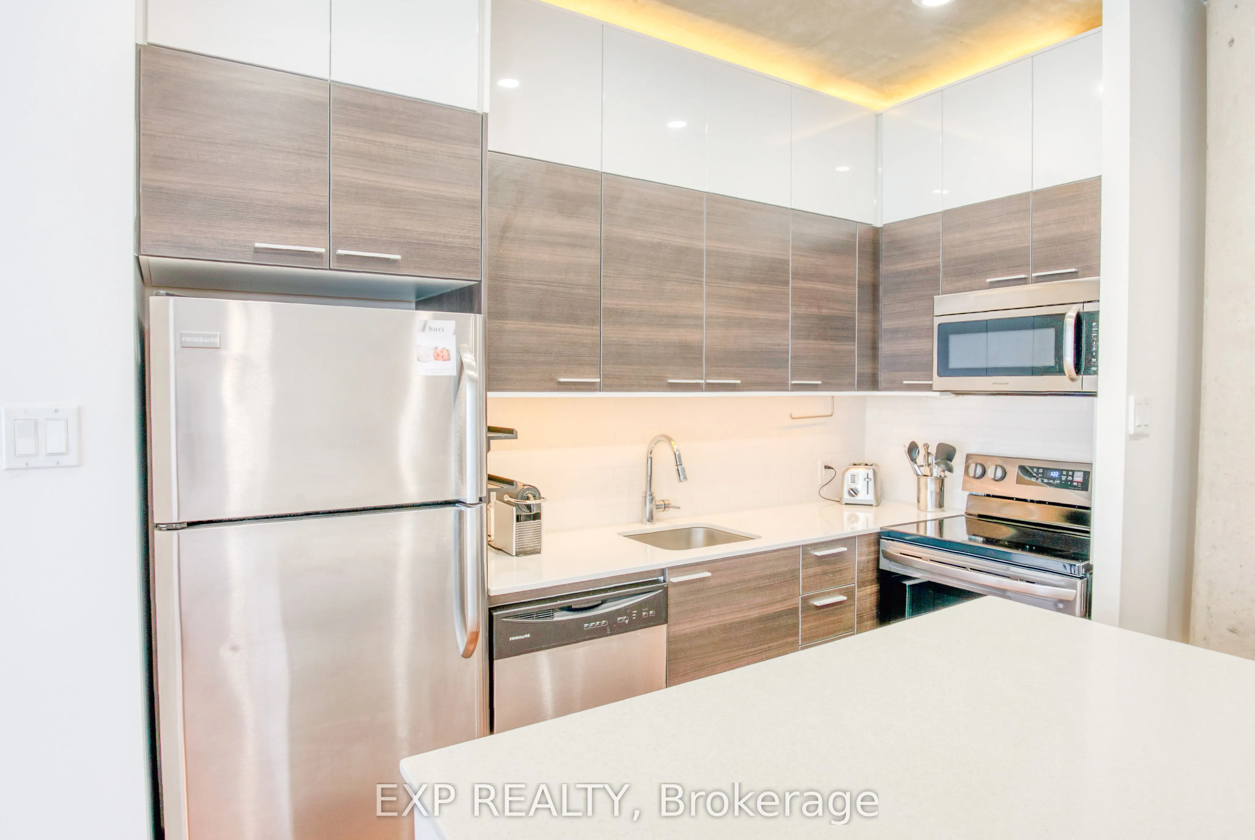 354 Gladstone Avenue, #321
