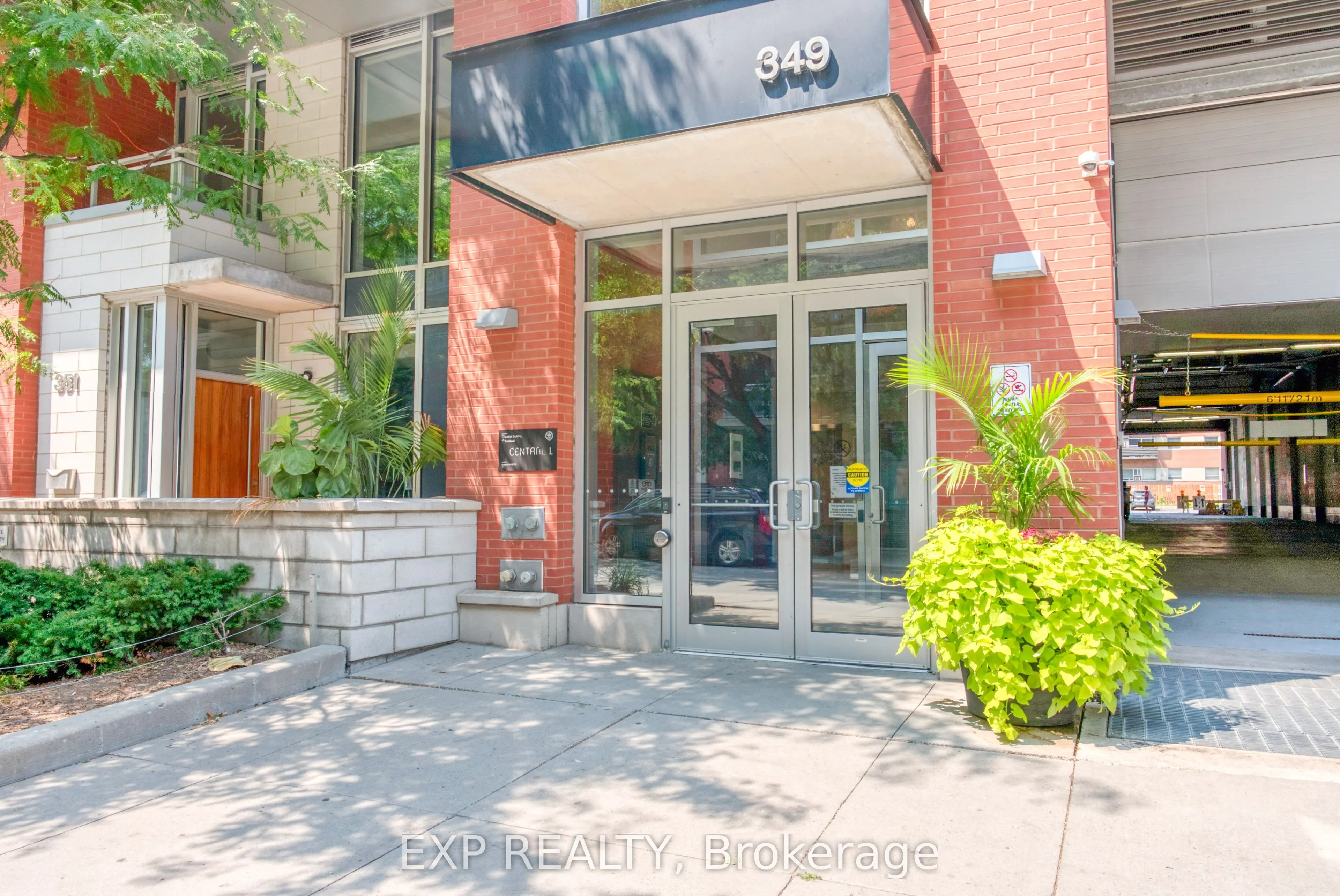 354 Gladstone Avenue, #321