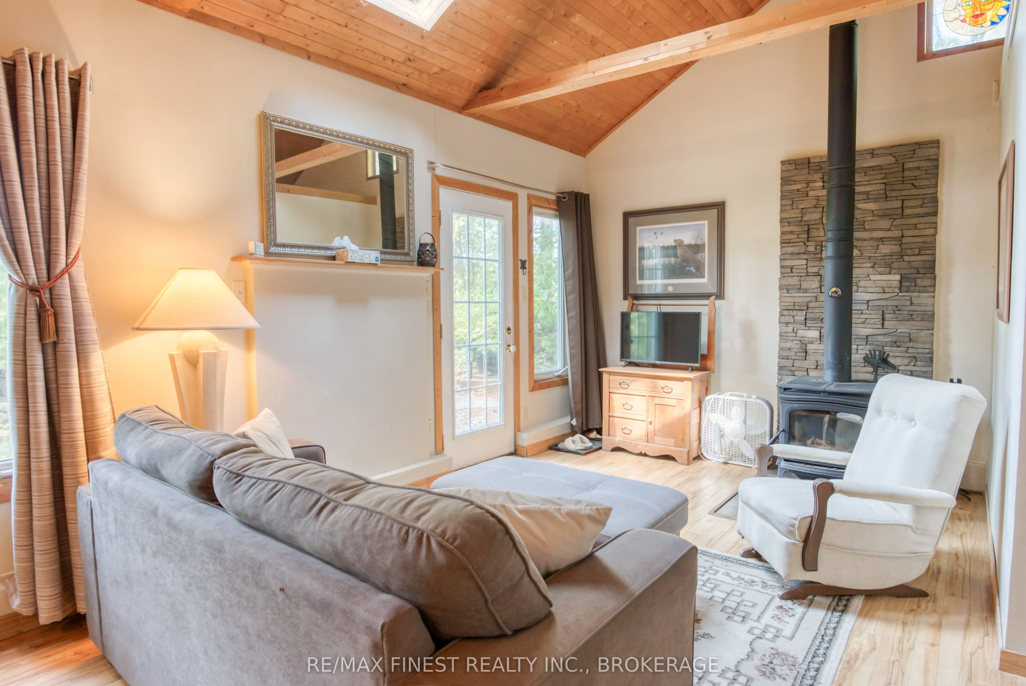 1036A Twin Lake Lane