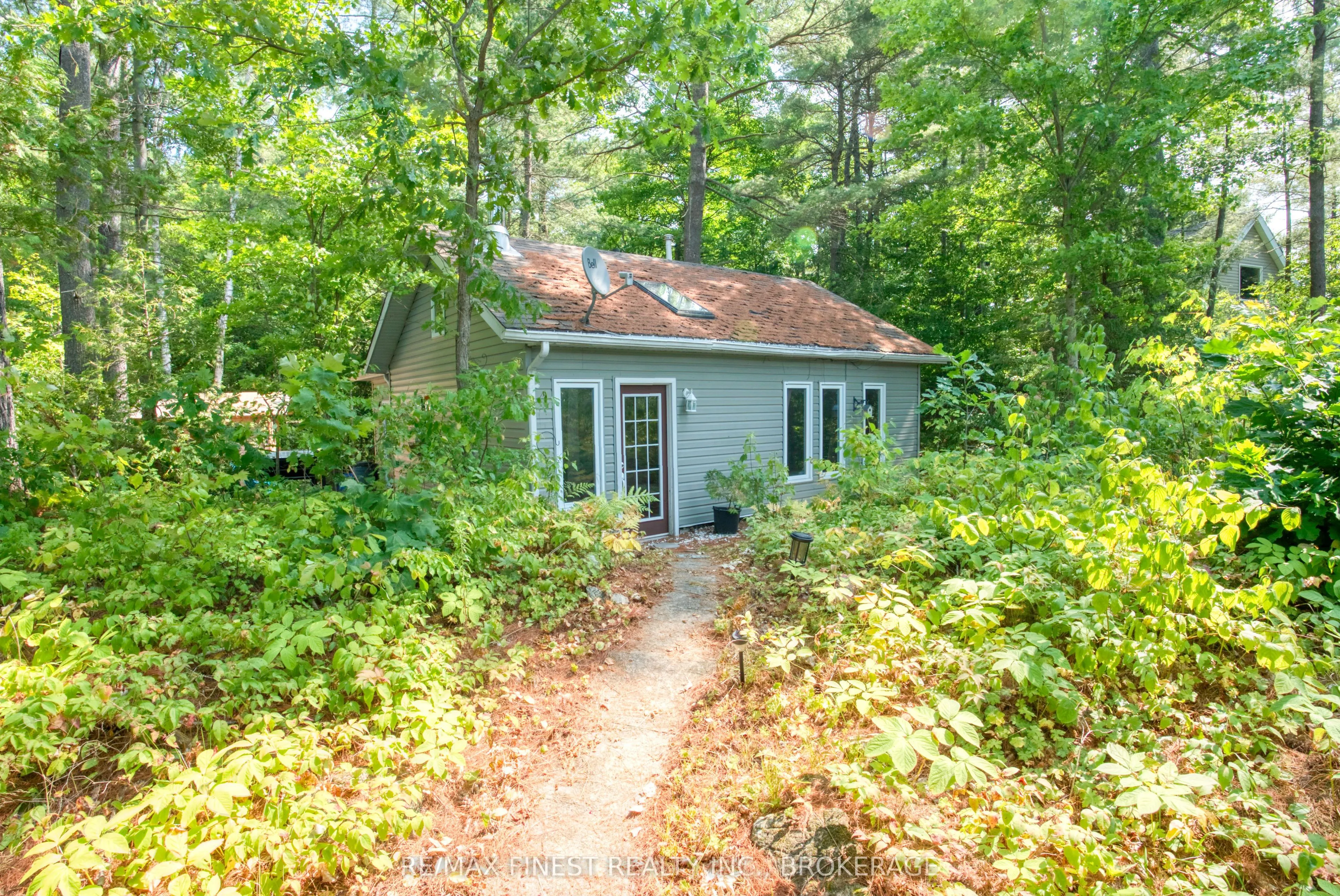 1036A Twin Lake Lane