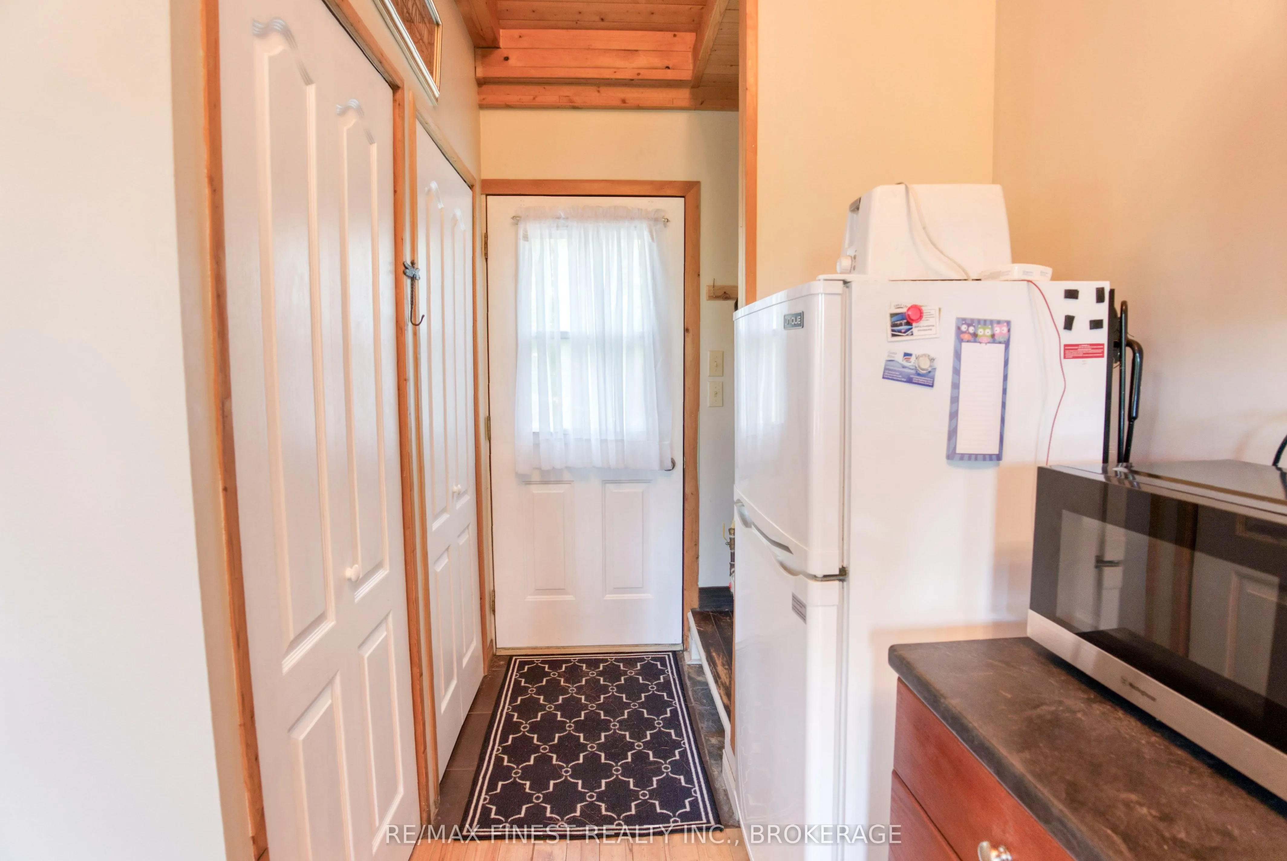 1036A Twin Lake Lane