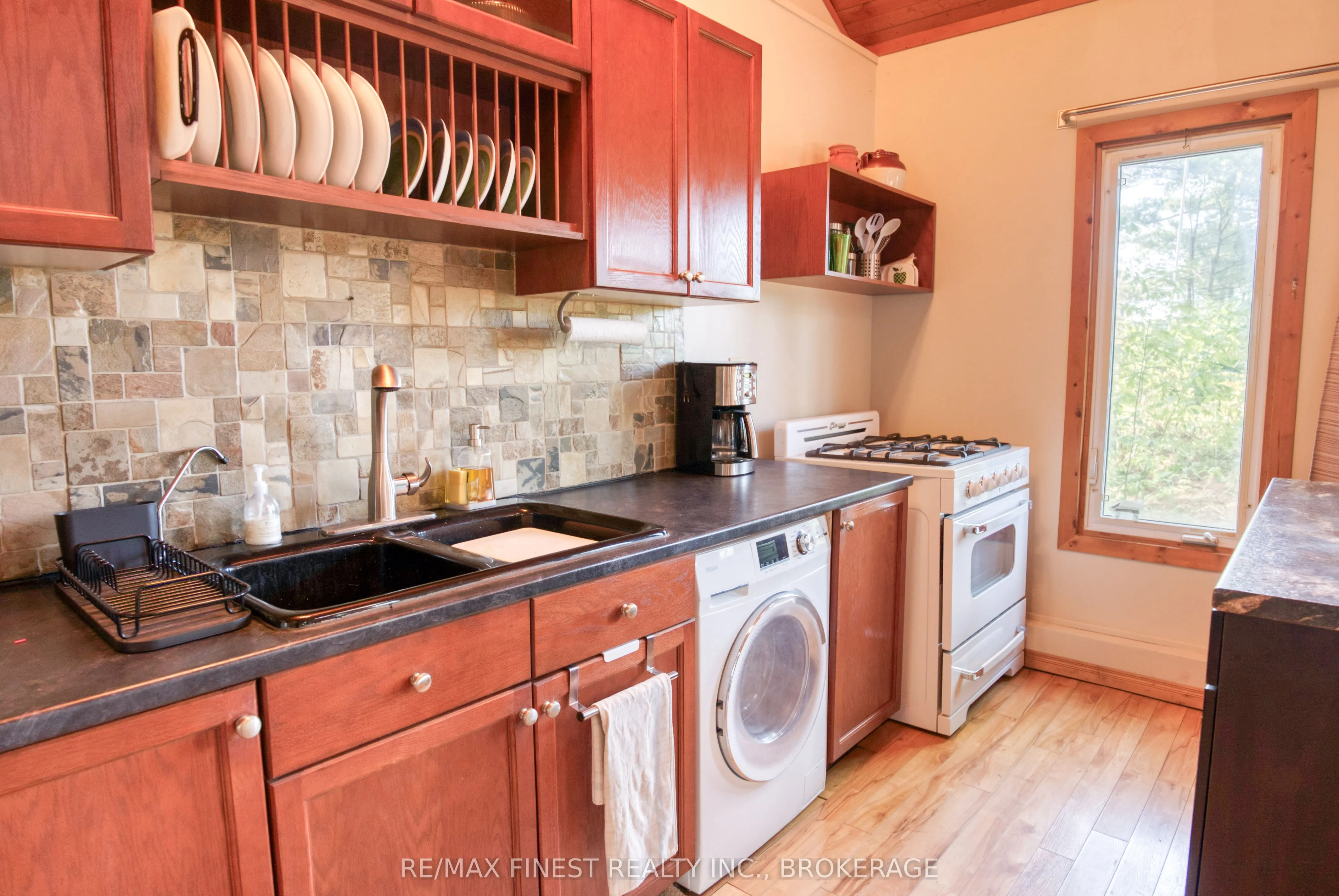1036A Twin Lake Lane