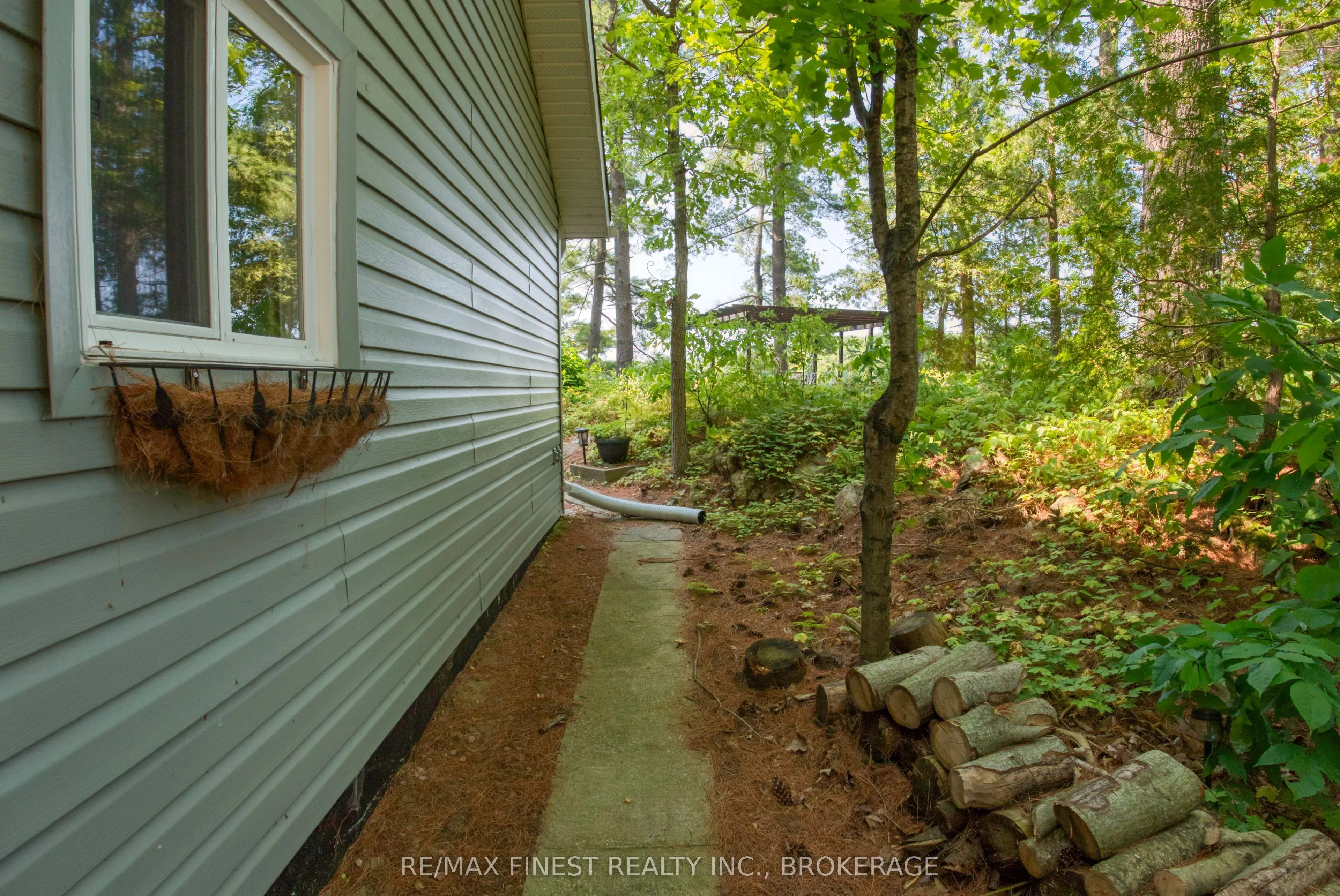 1036A Twin Lake Lane