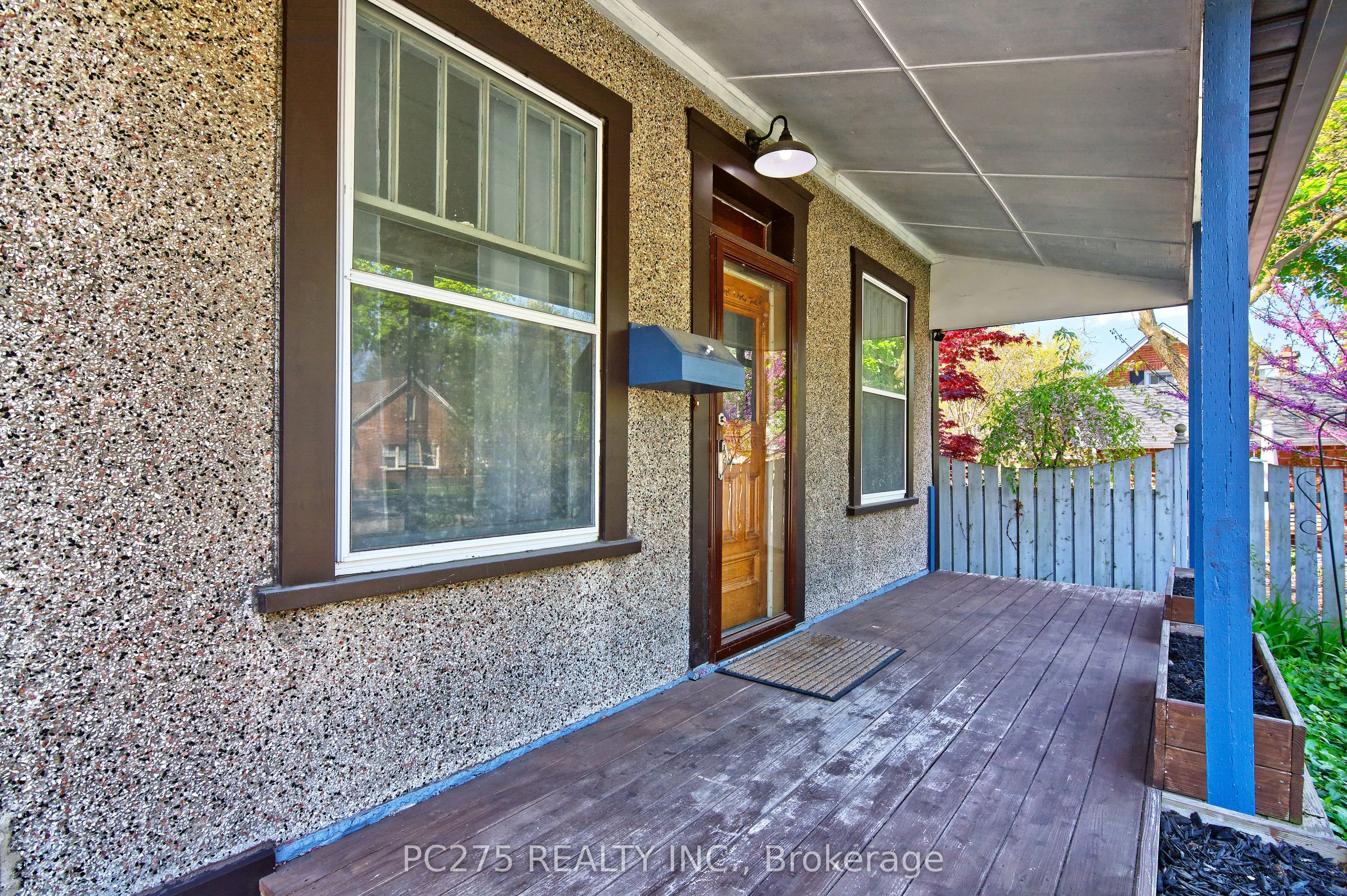 627 St James Street