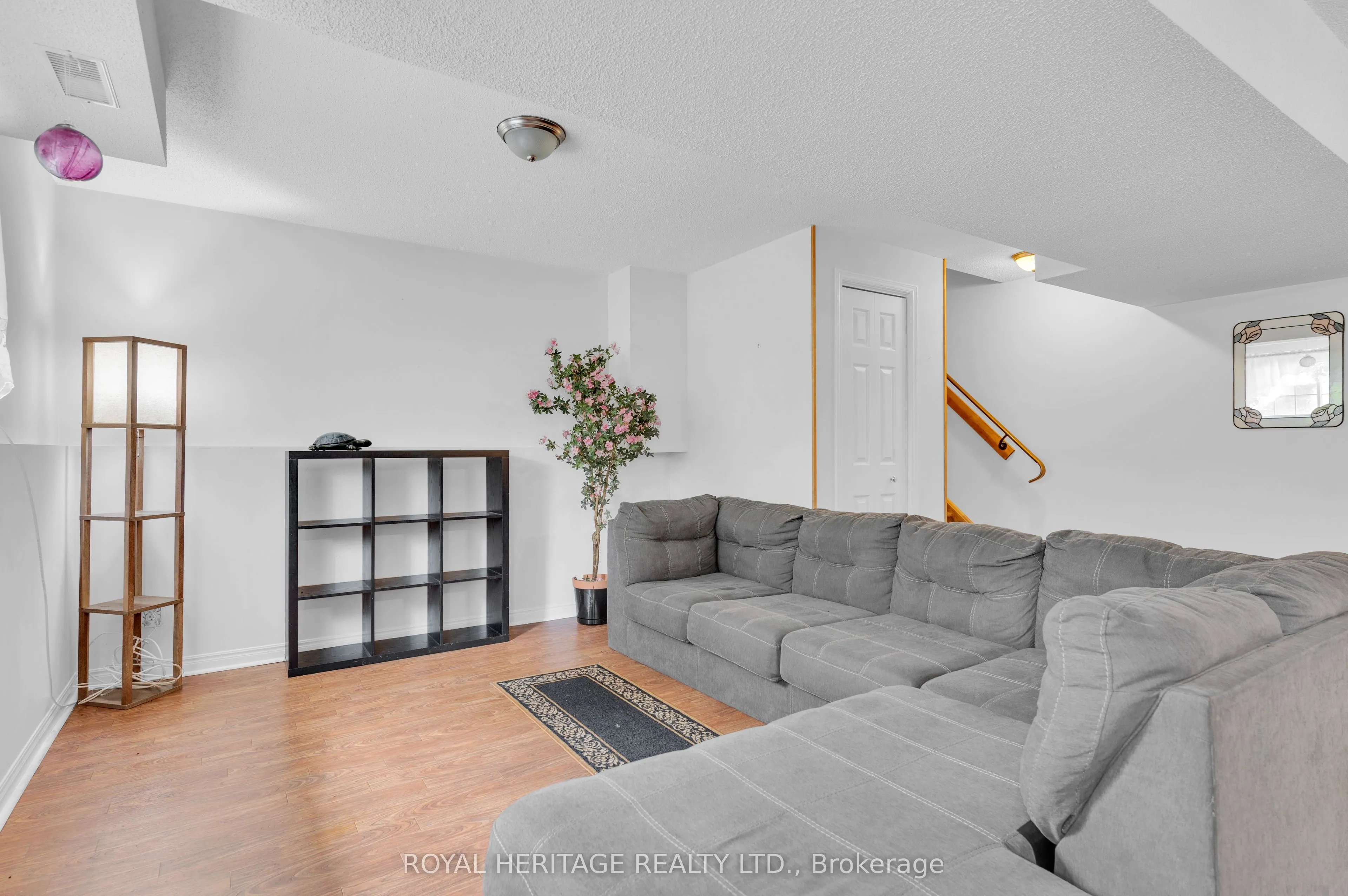 1321C Airport Parkway