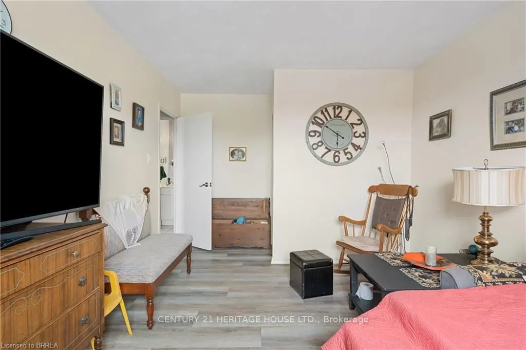 485 Thorold Road, #323