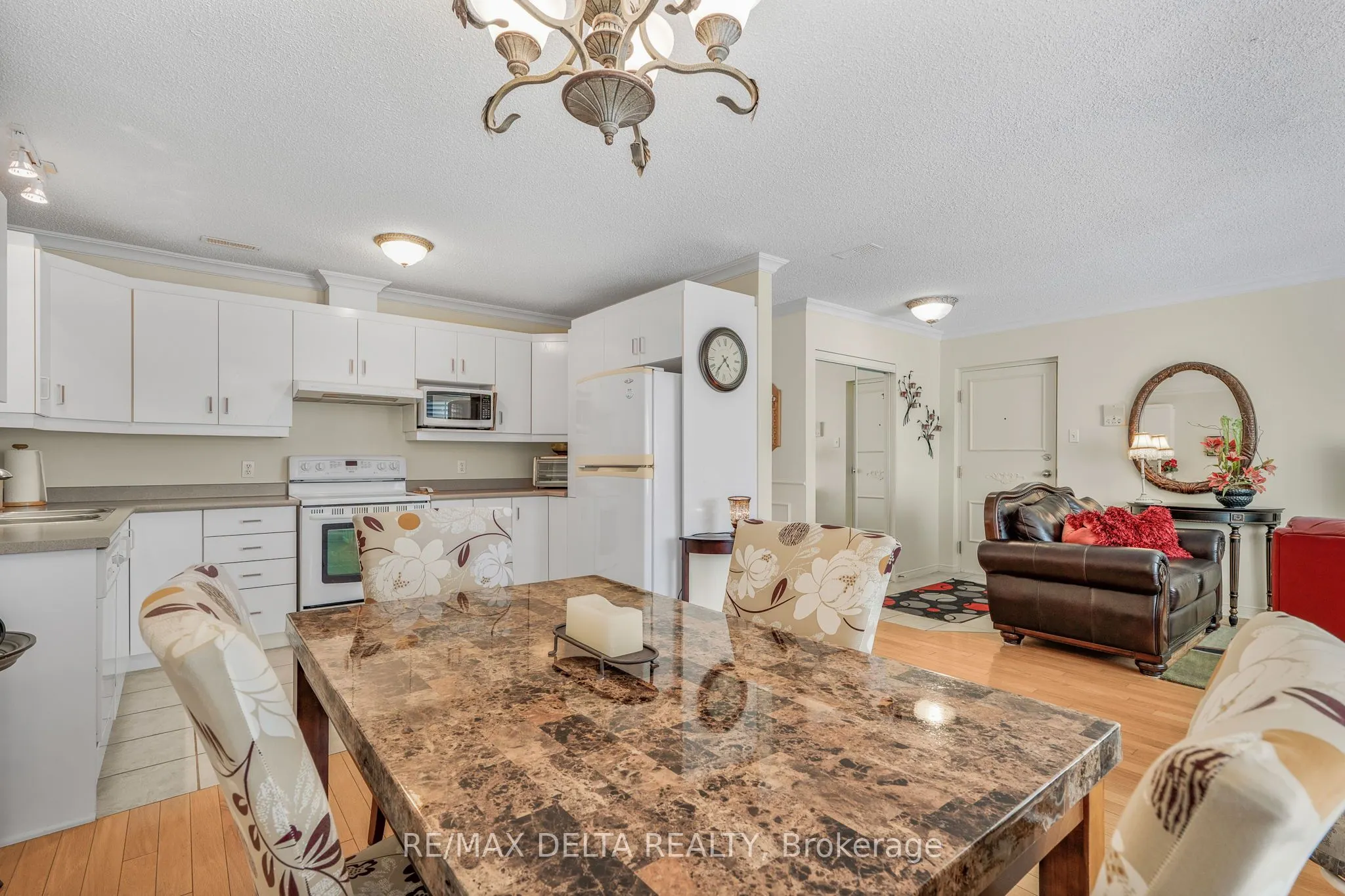 669 Spence Avenue, #5