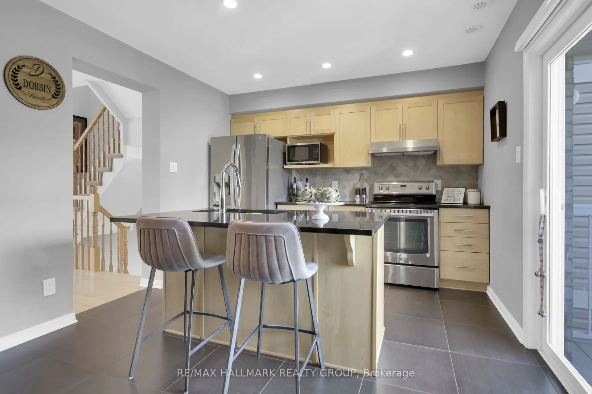 303 Mosaic Private
