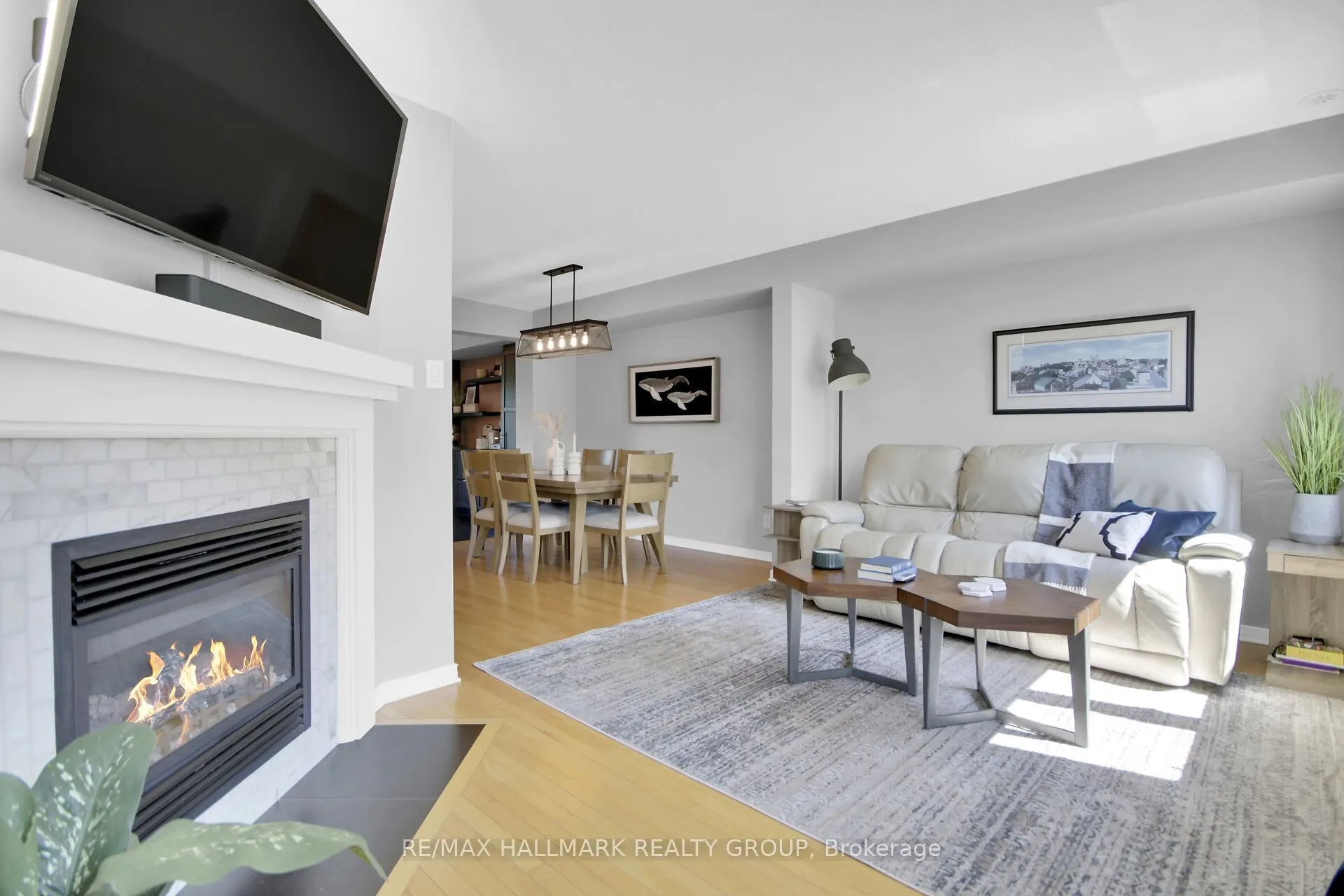 303 Mosaic Private