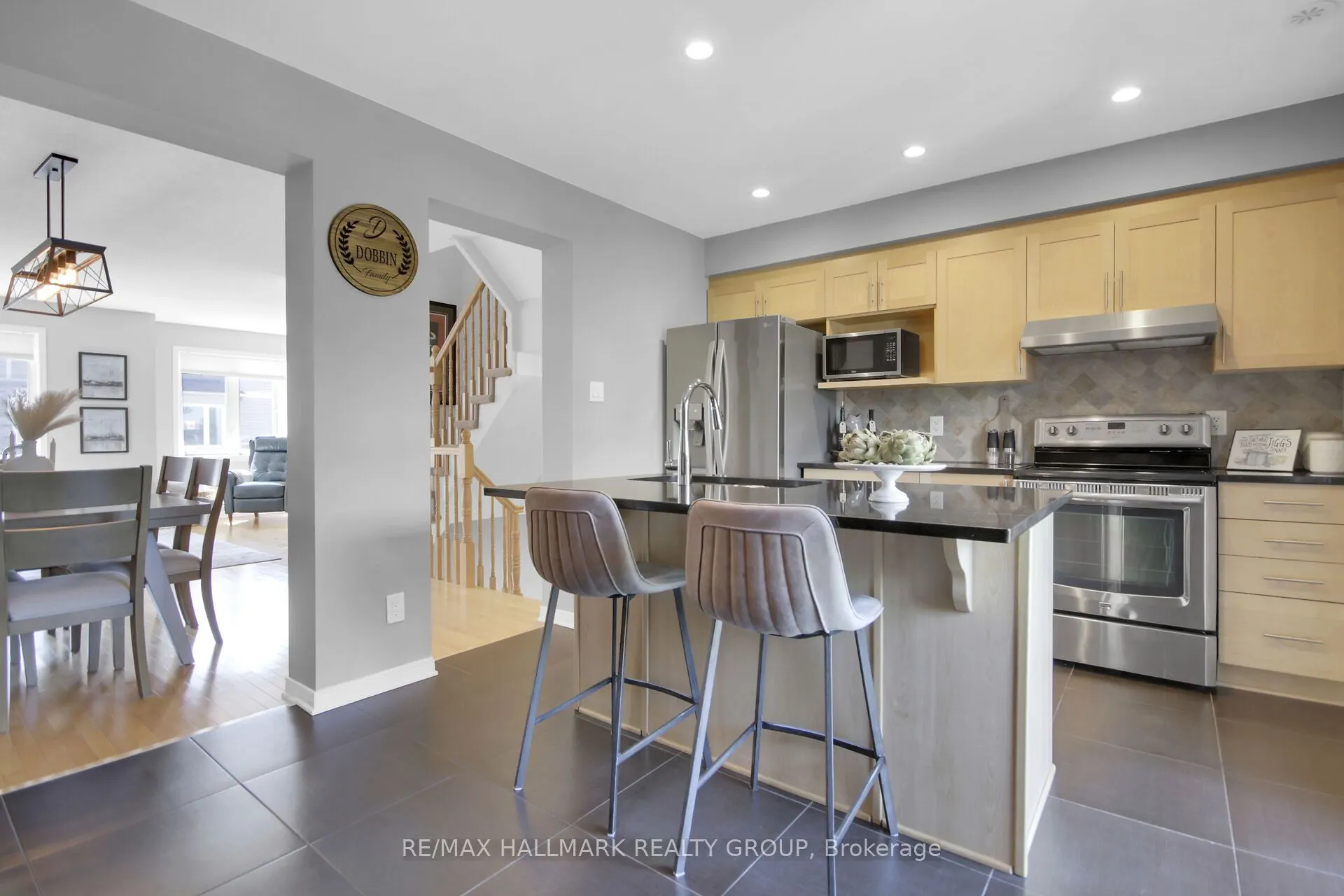 303 Mosaic Private