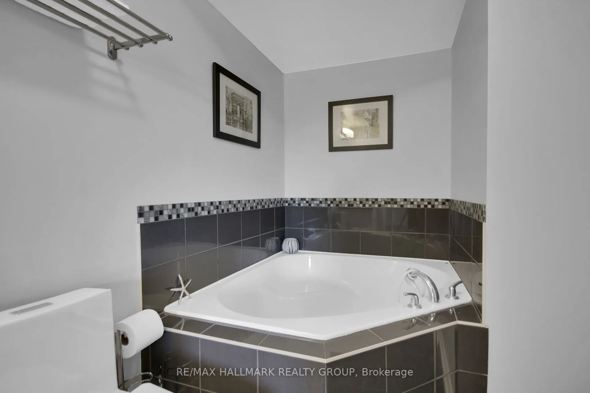 303 Mosaic Private
