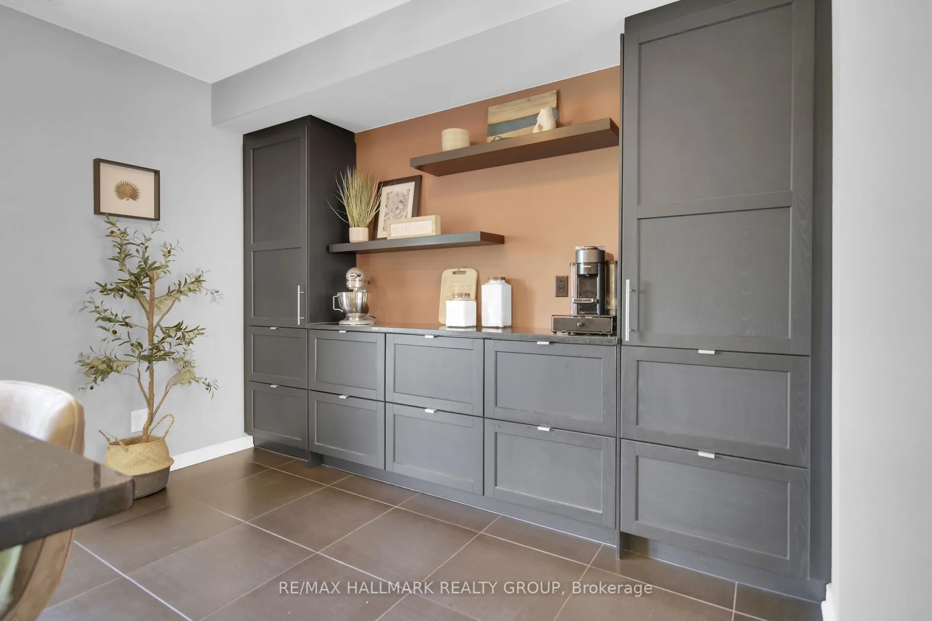 303 Mosaic Private