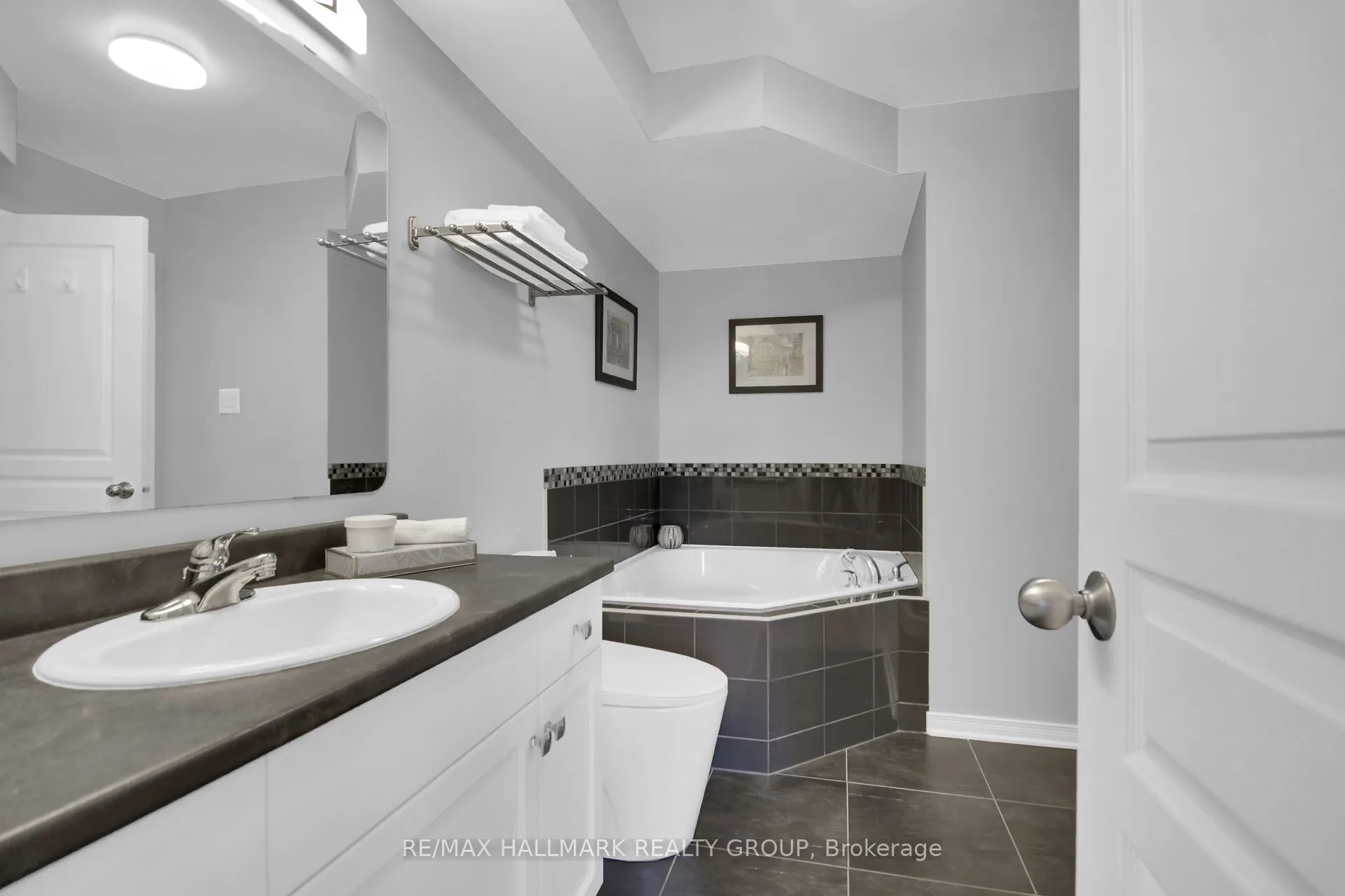 303 Mosaic Private