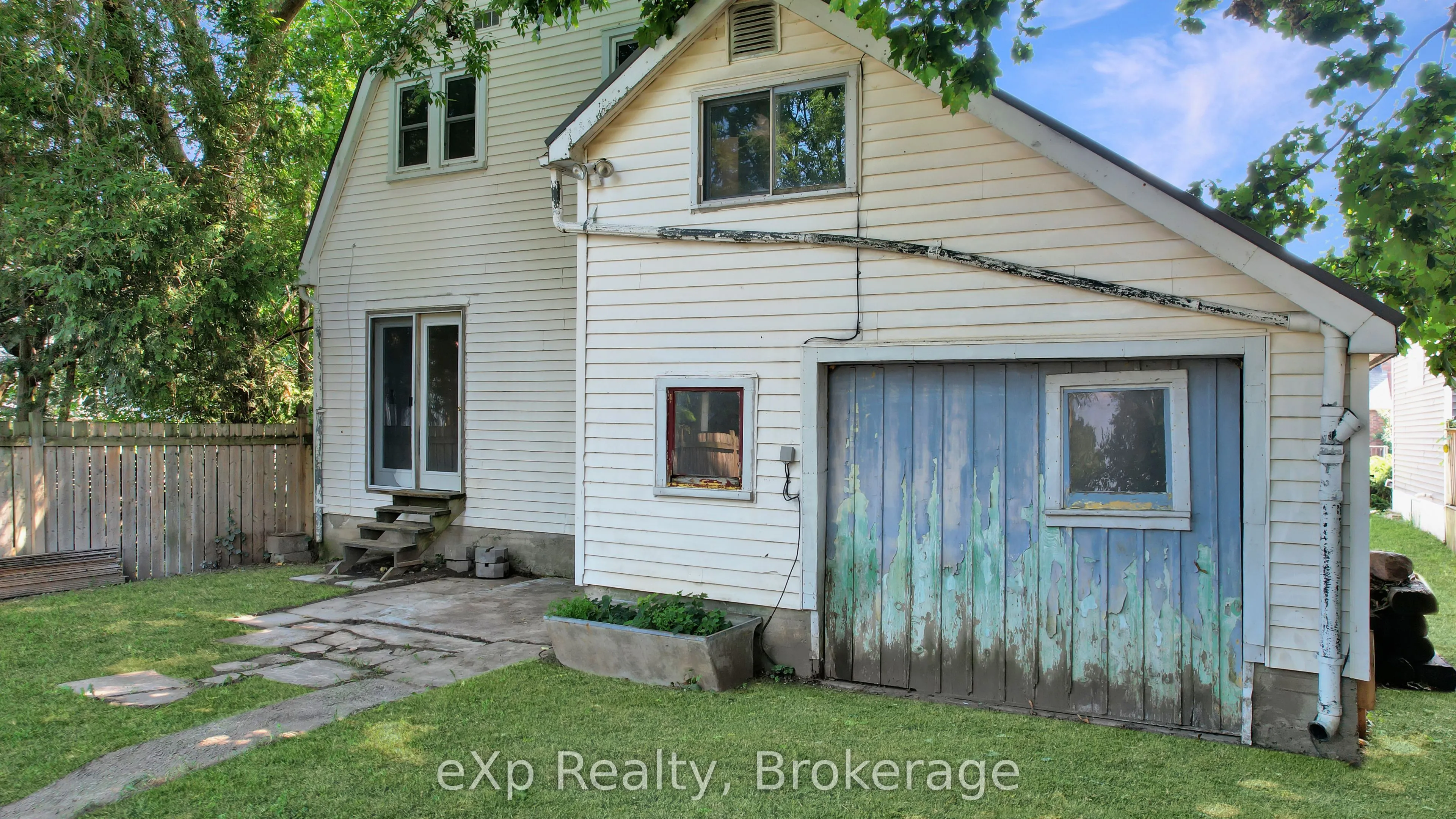 315 McNab Street