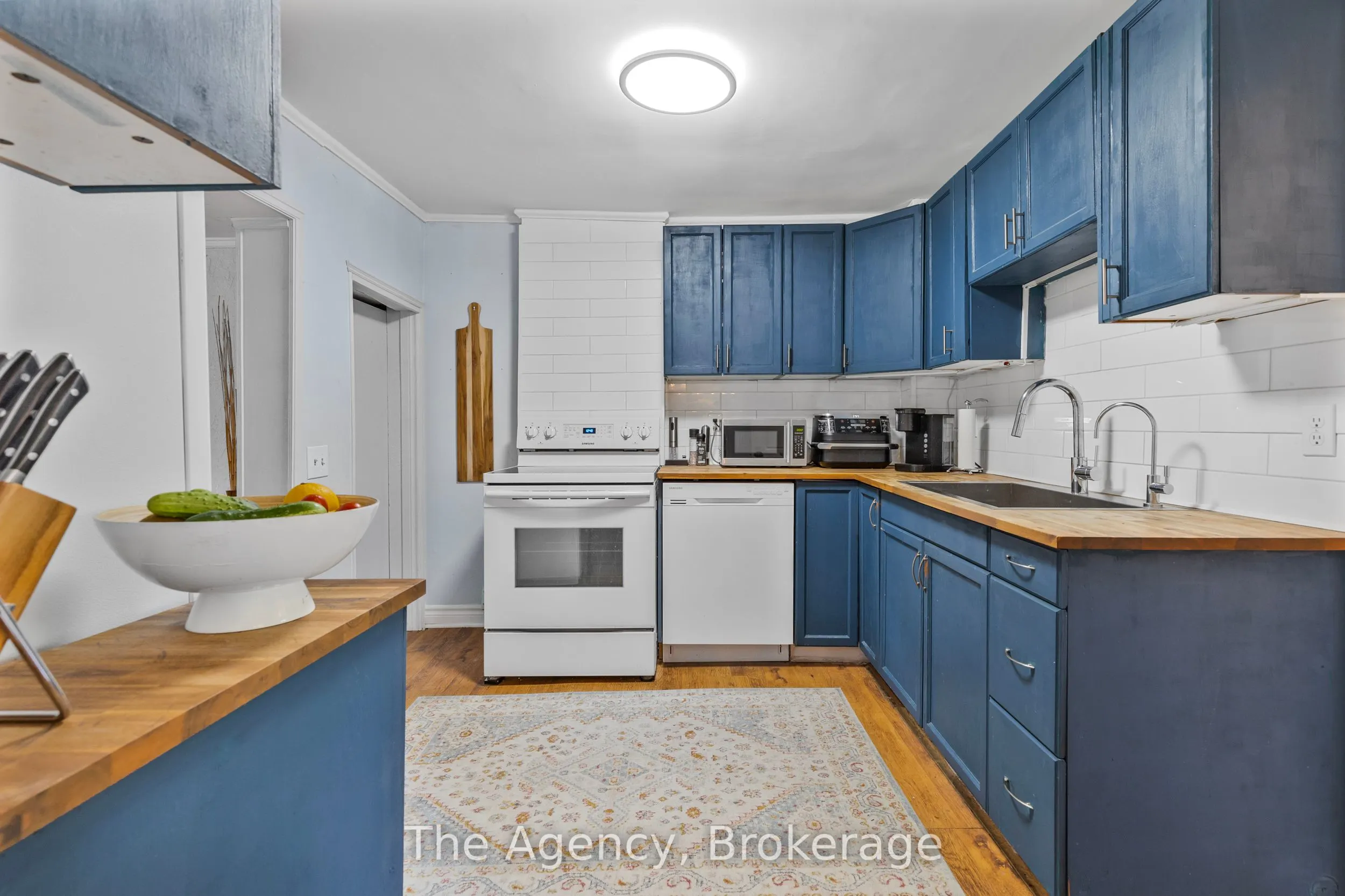 1 Mareve Avenue