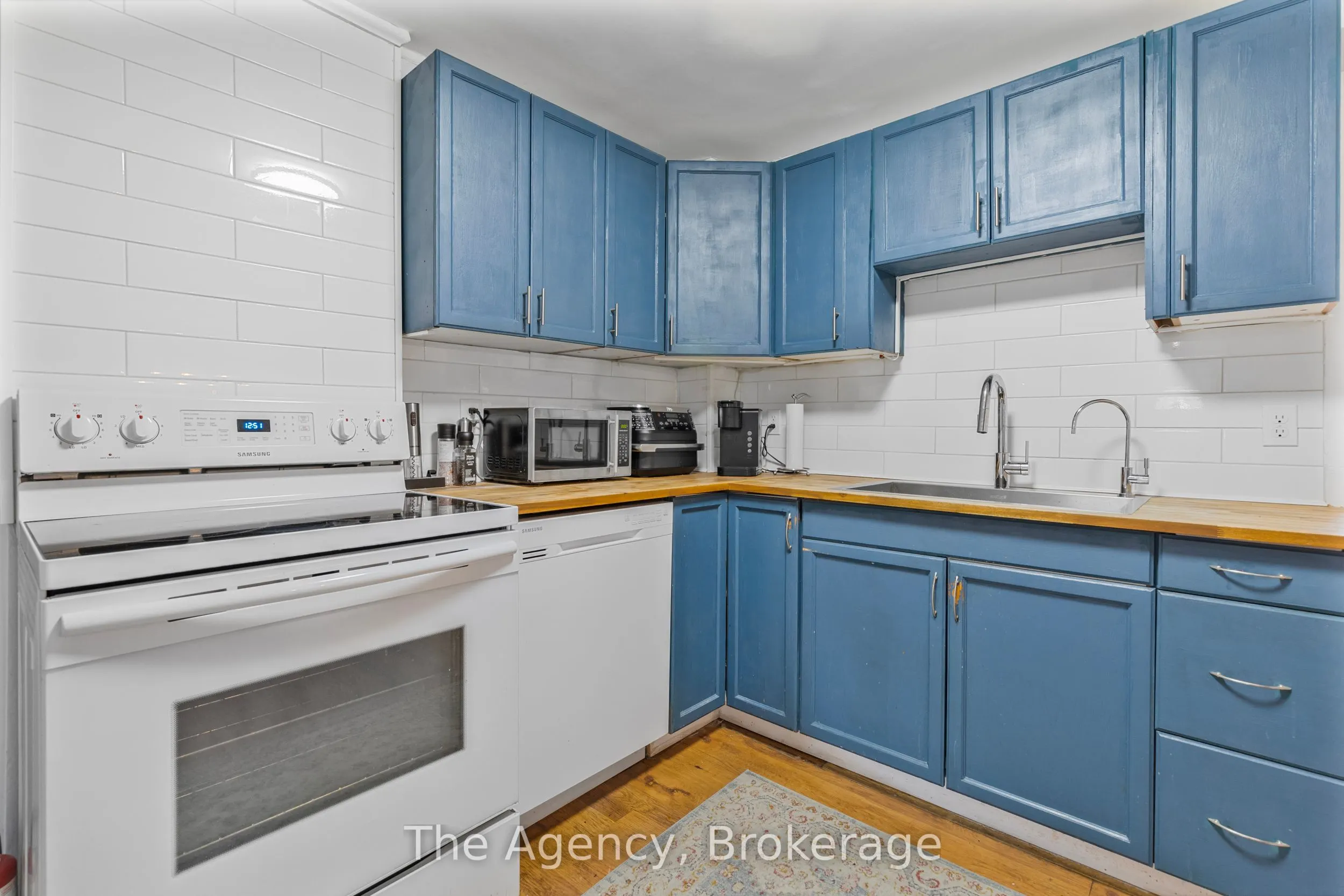 1 Mareve Avenue