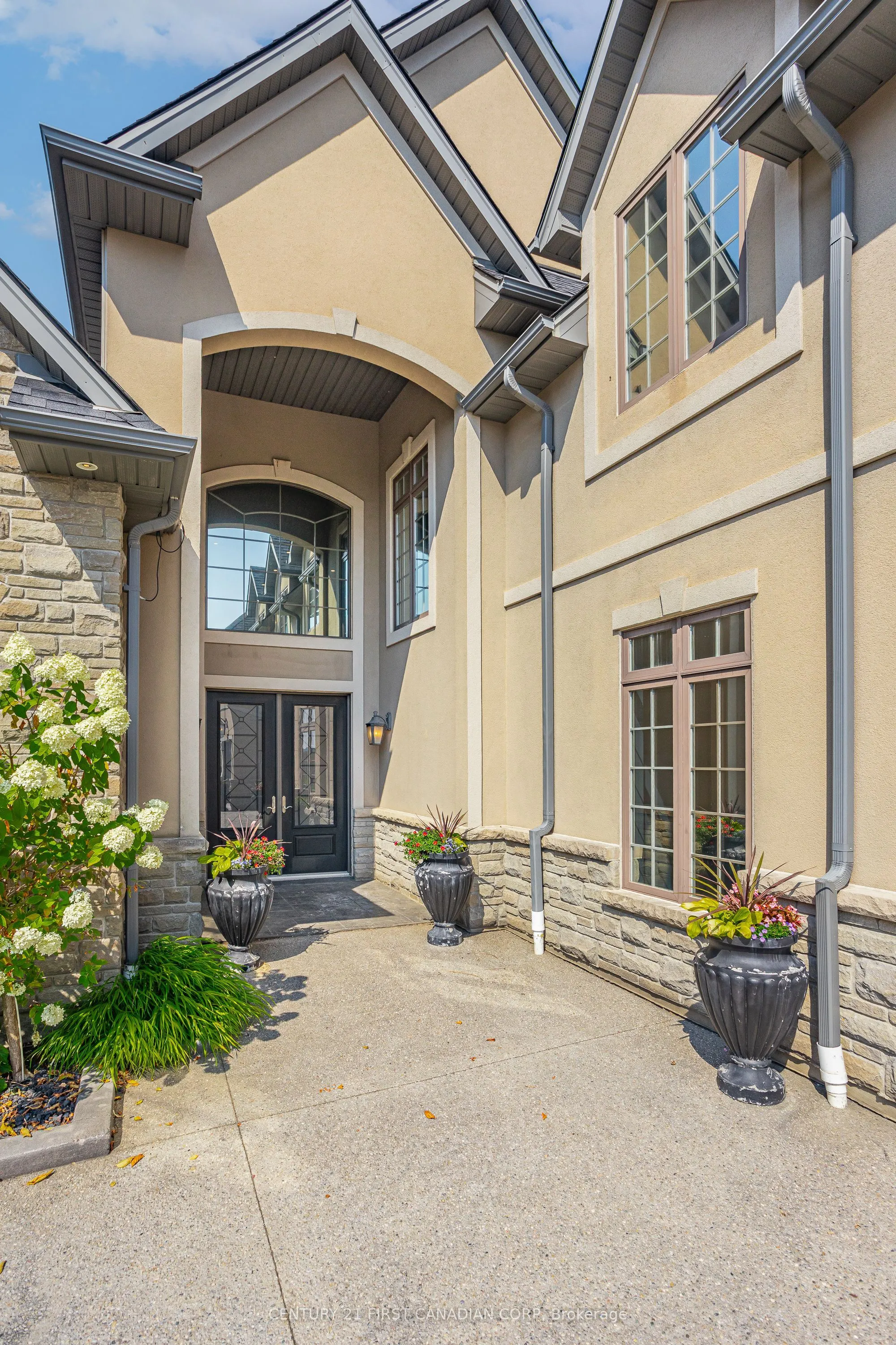 547 Crestwood Drive