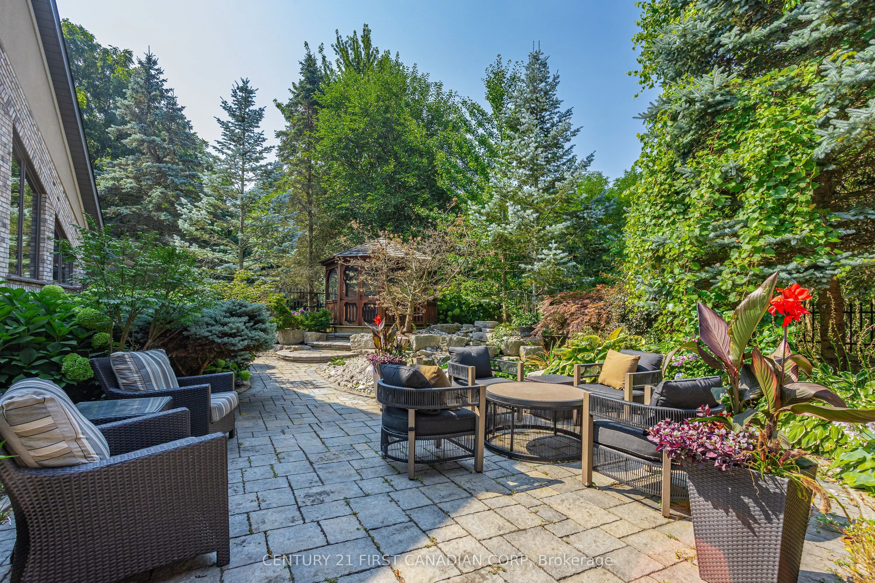547 Crestwood Drive