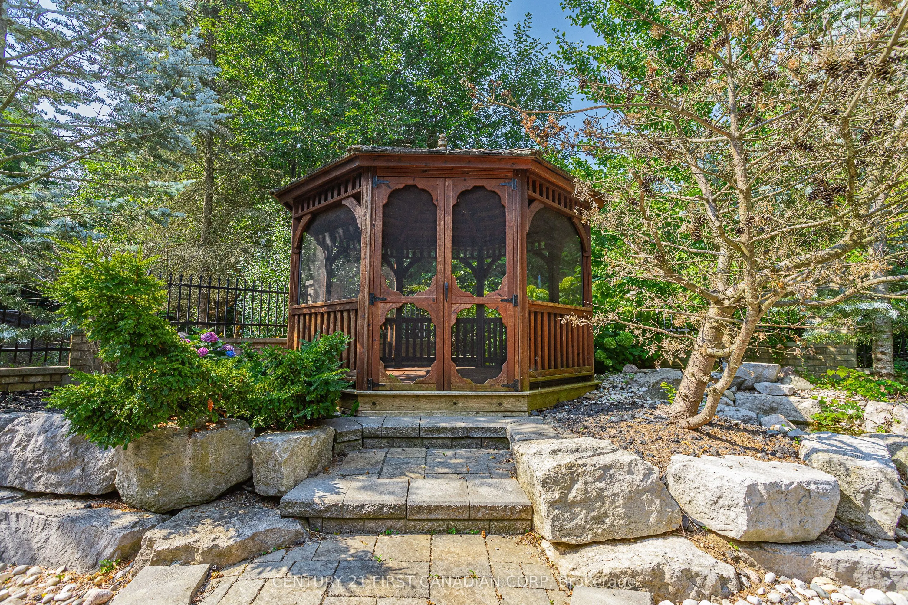 547 Crestwood Drive