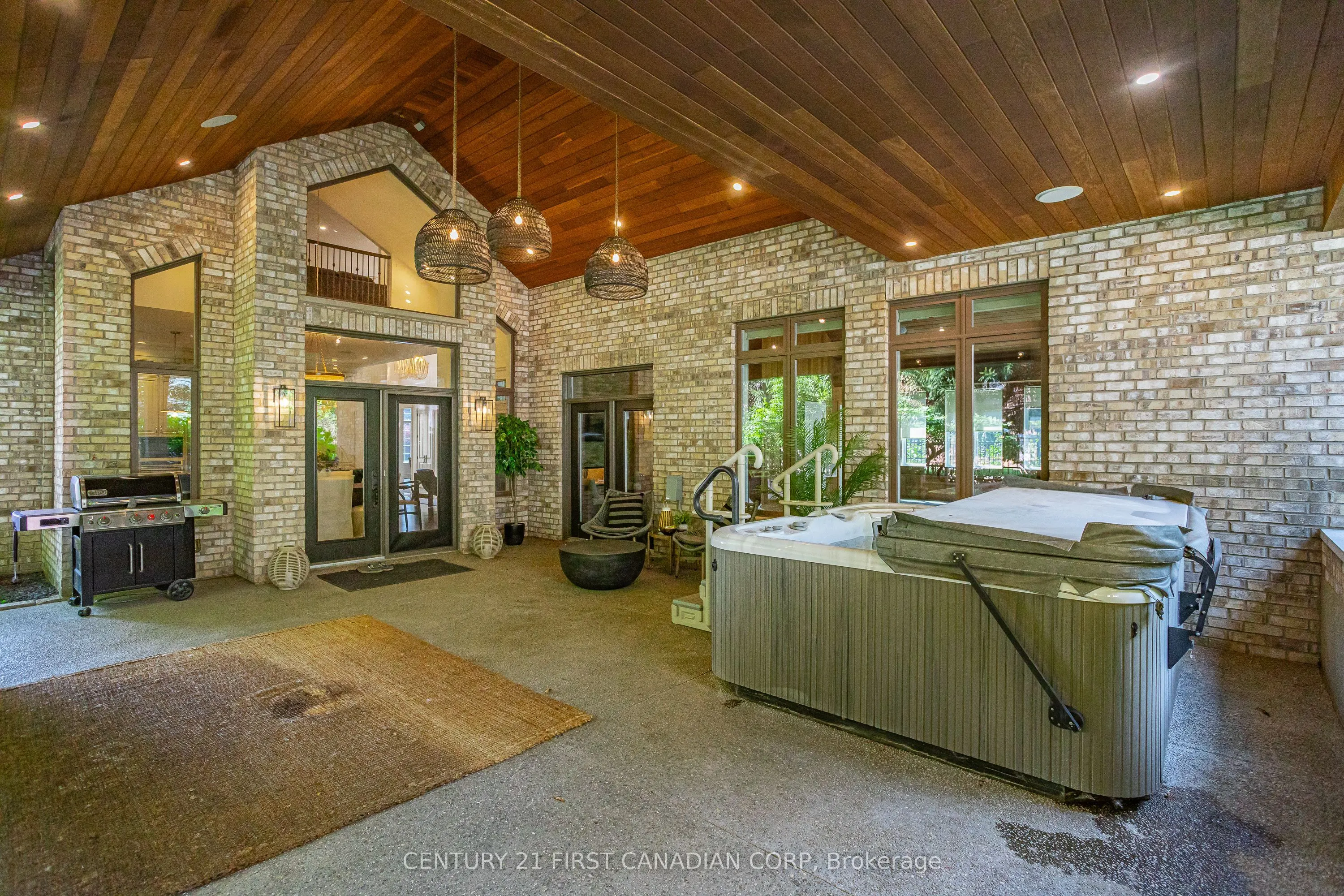 547 Crestwood Drive