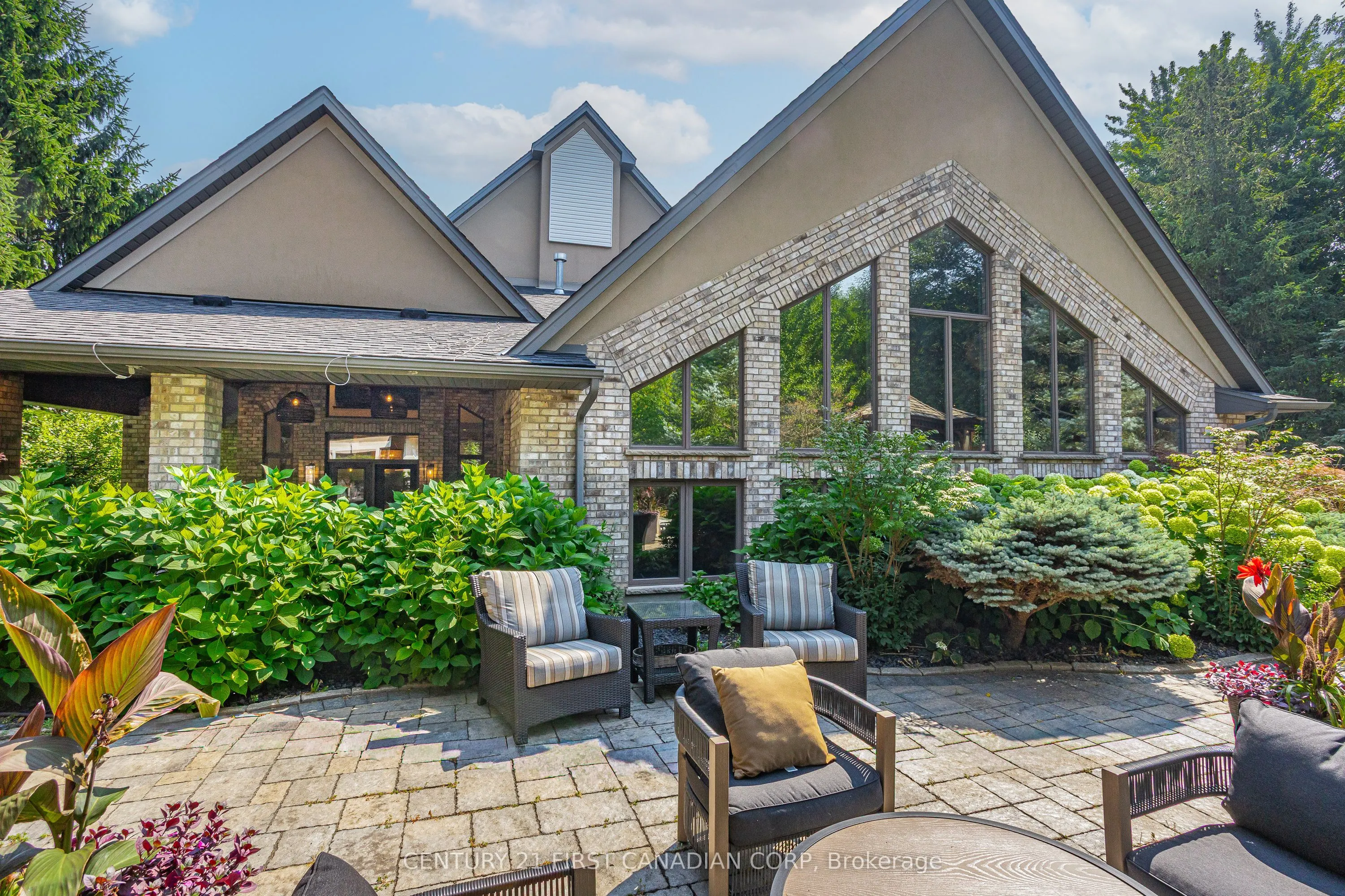 547 Crestwood Drive