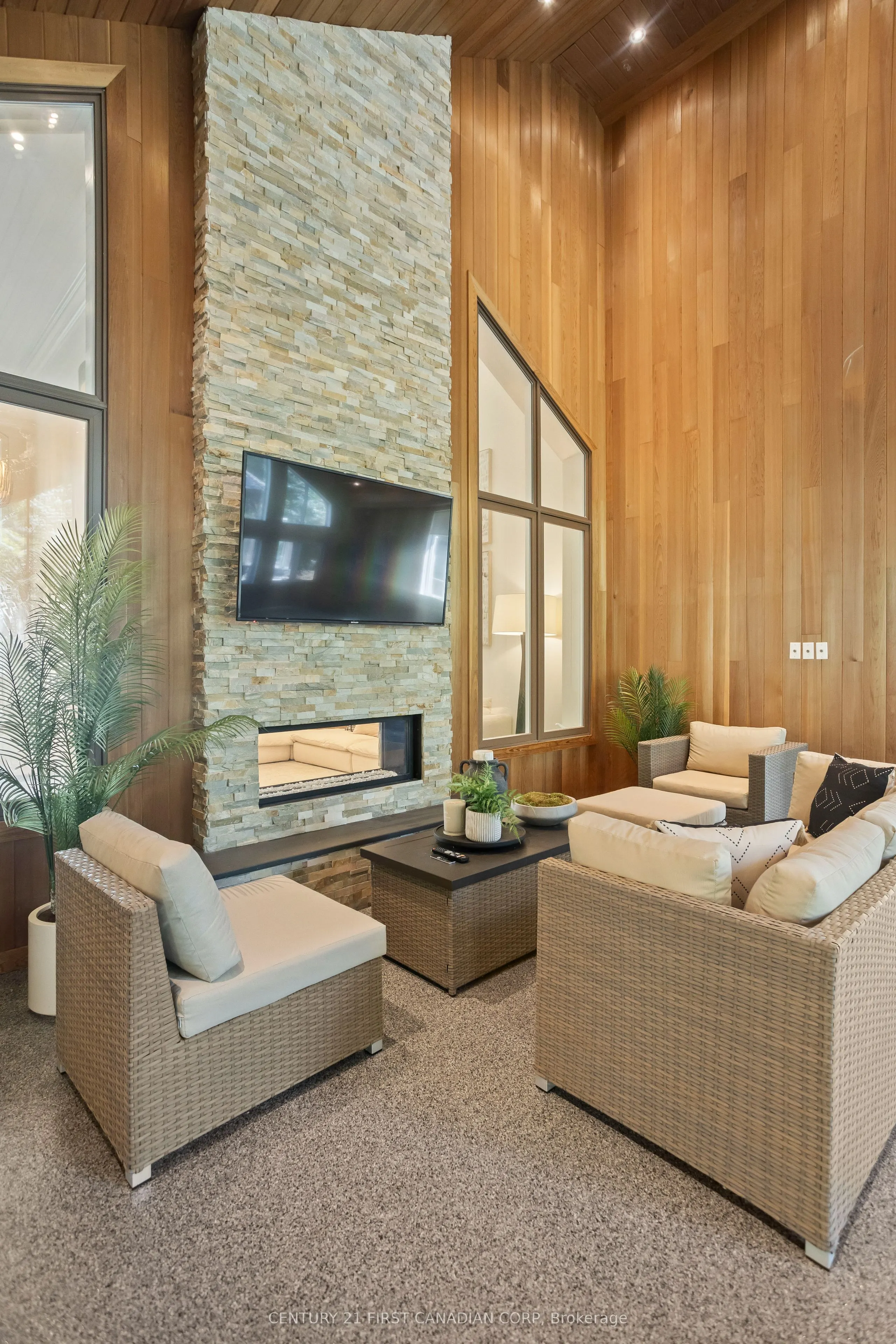 547 Crestwood Drive