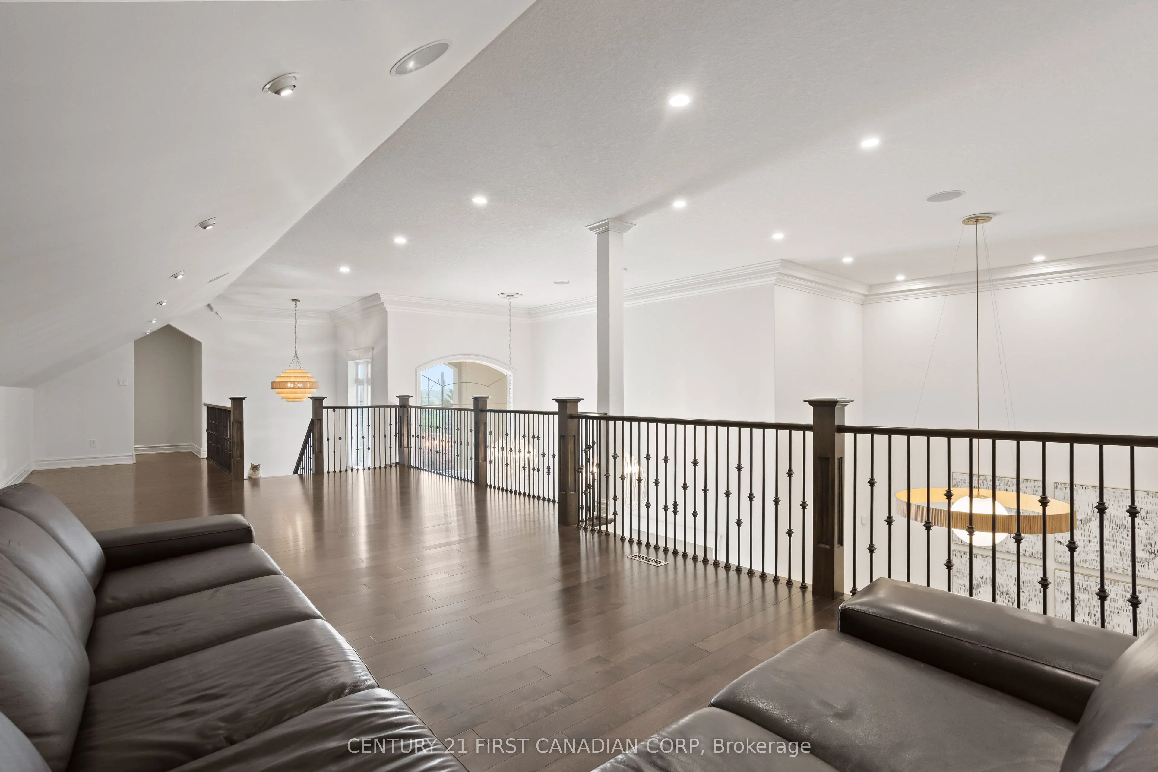 547 Crestwood Drive