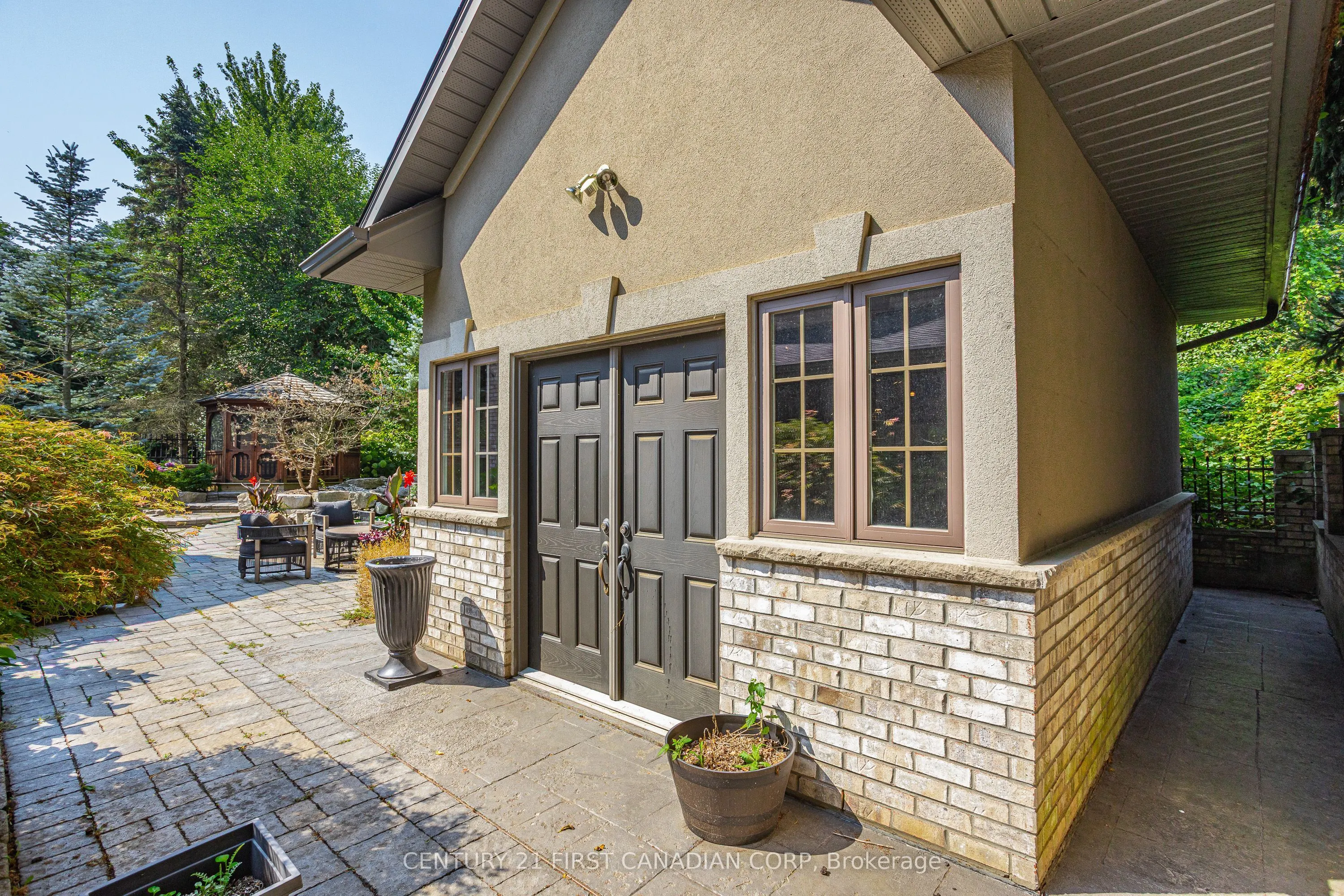 547 Crestwood Drive