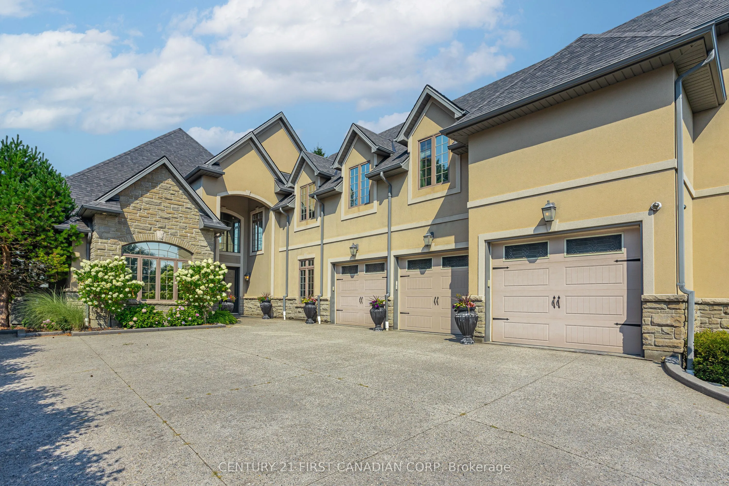 547 Crestwood Drive