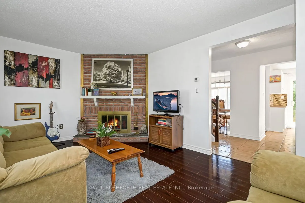 767 Vinette Crescent