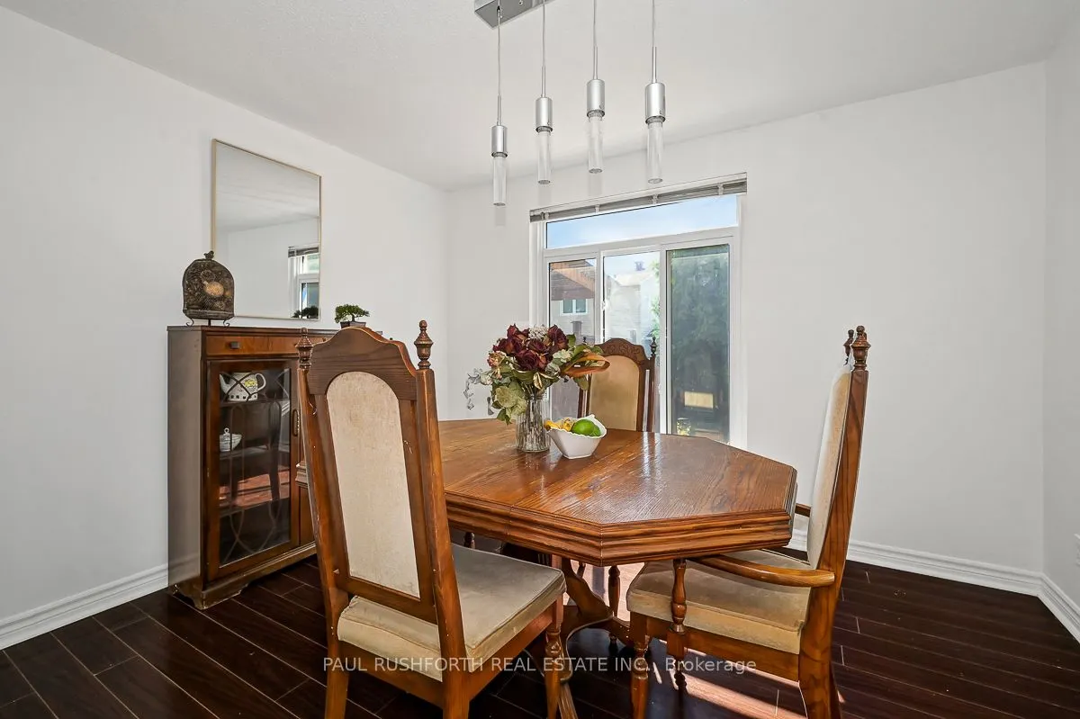 767 Vinette Crescent
