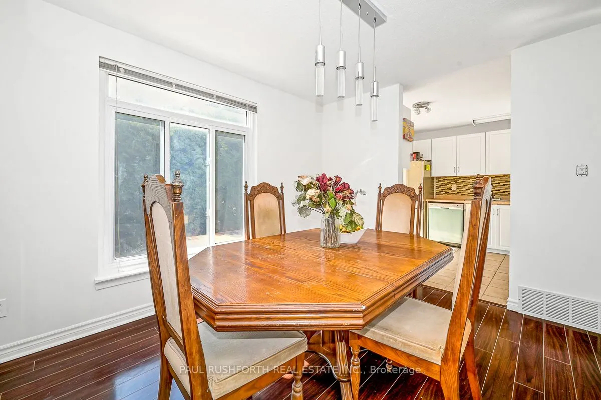 767 Vinette Crescent