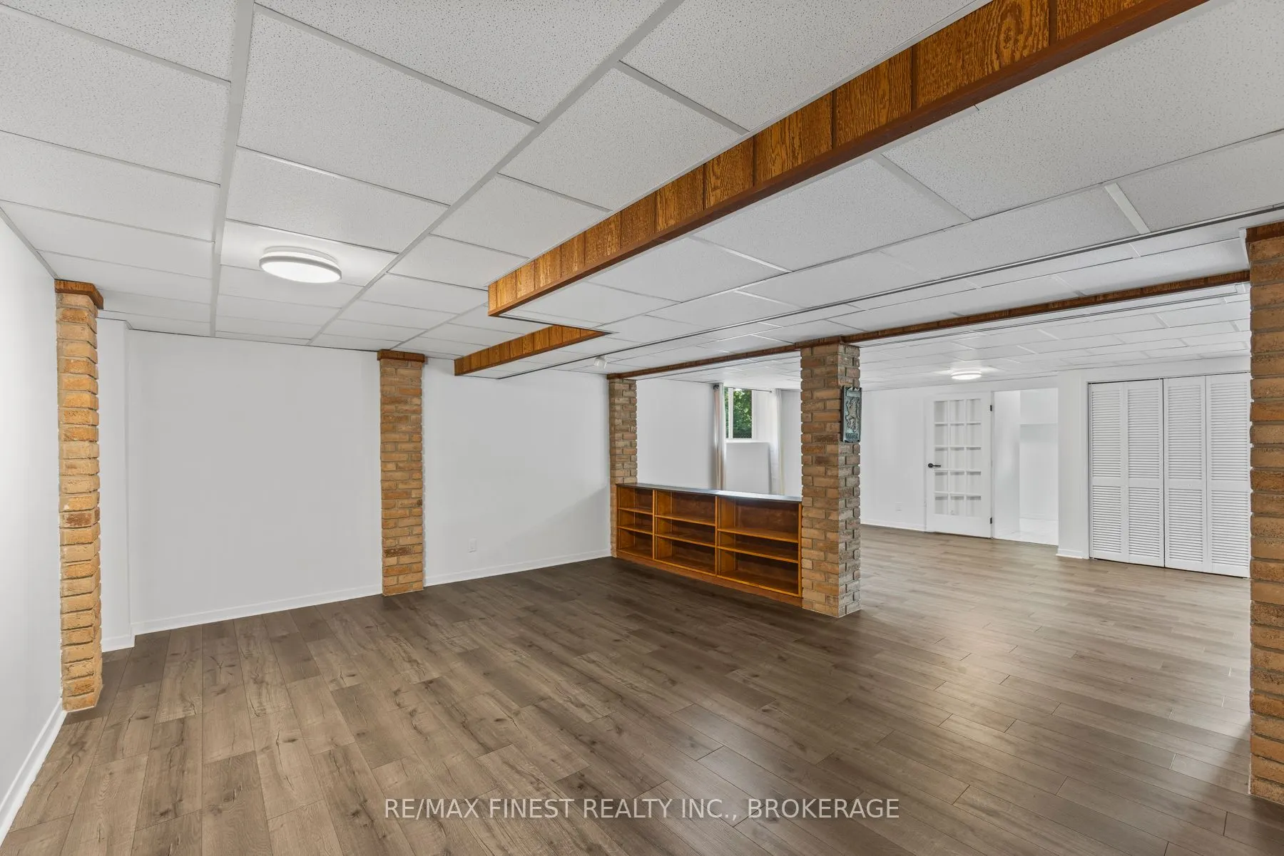 3743 Maple Crest Court