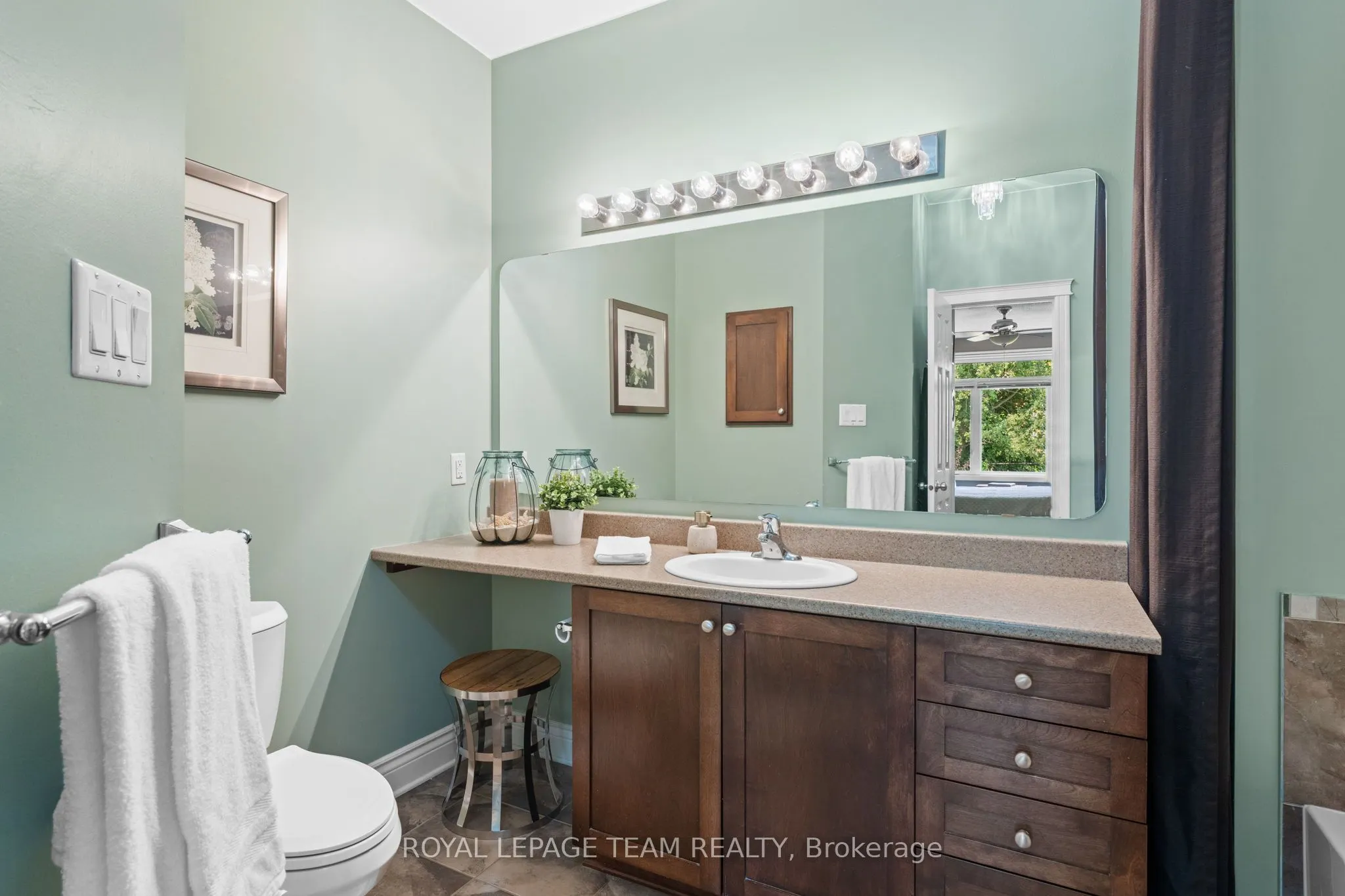 920 Burwash Landing Bay