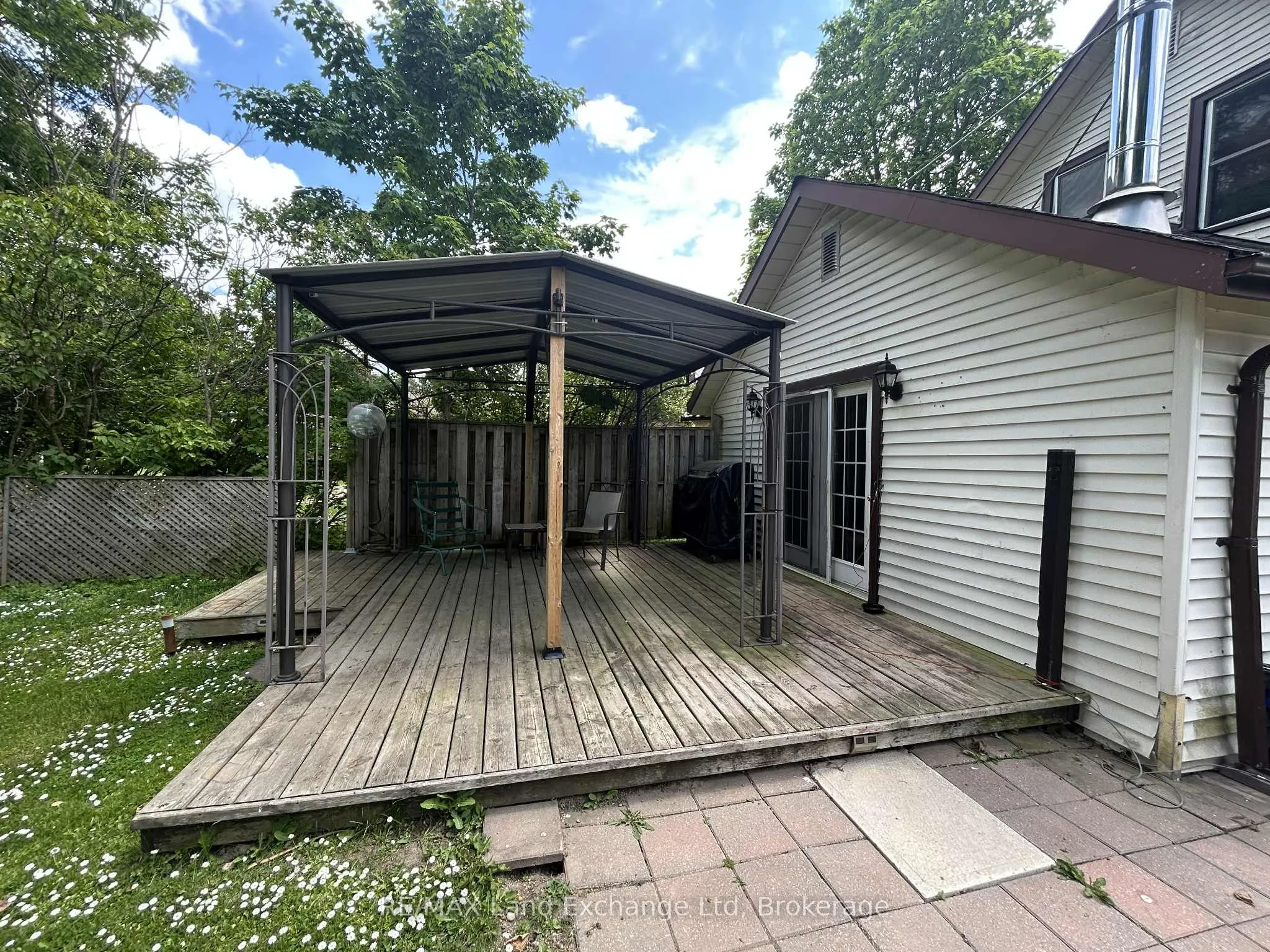 59 Albert Street E