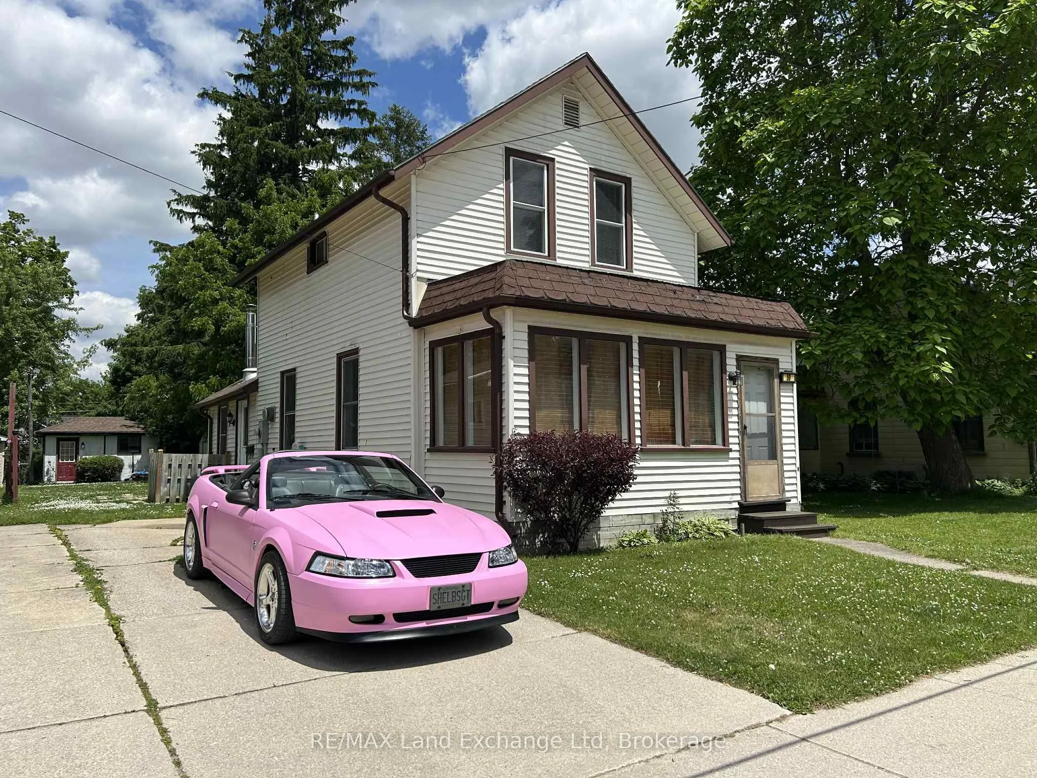 59 Albert Street E