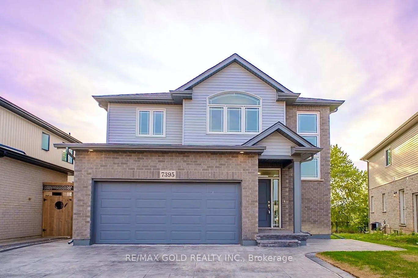 7395 Sherrilee Crescent