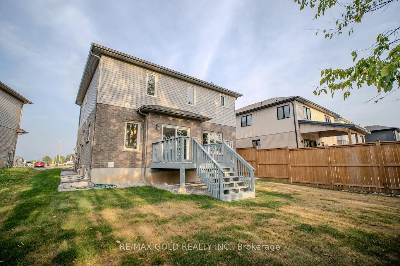 7395 Sherrilee Crescent