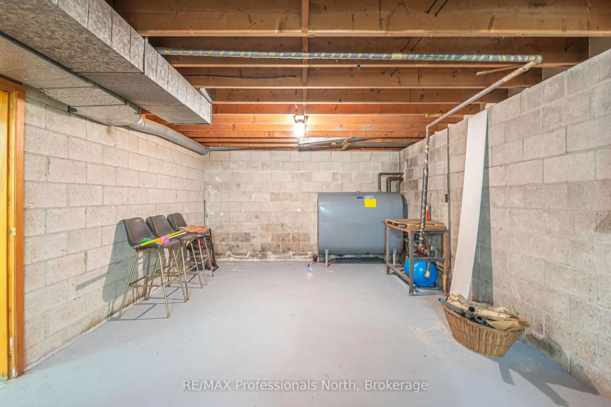 2499 Kennisis Lake Road