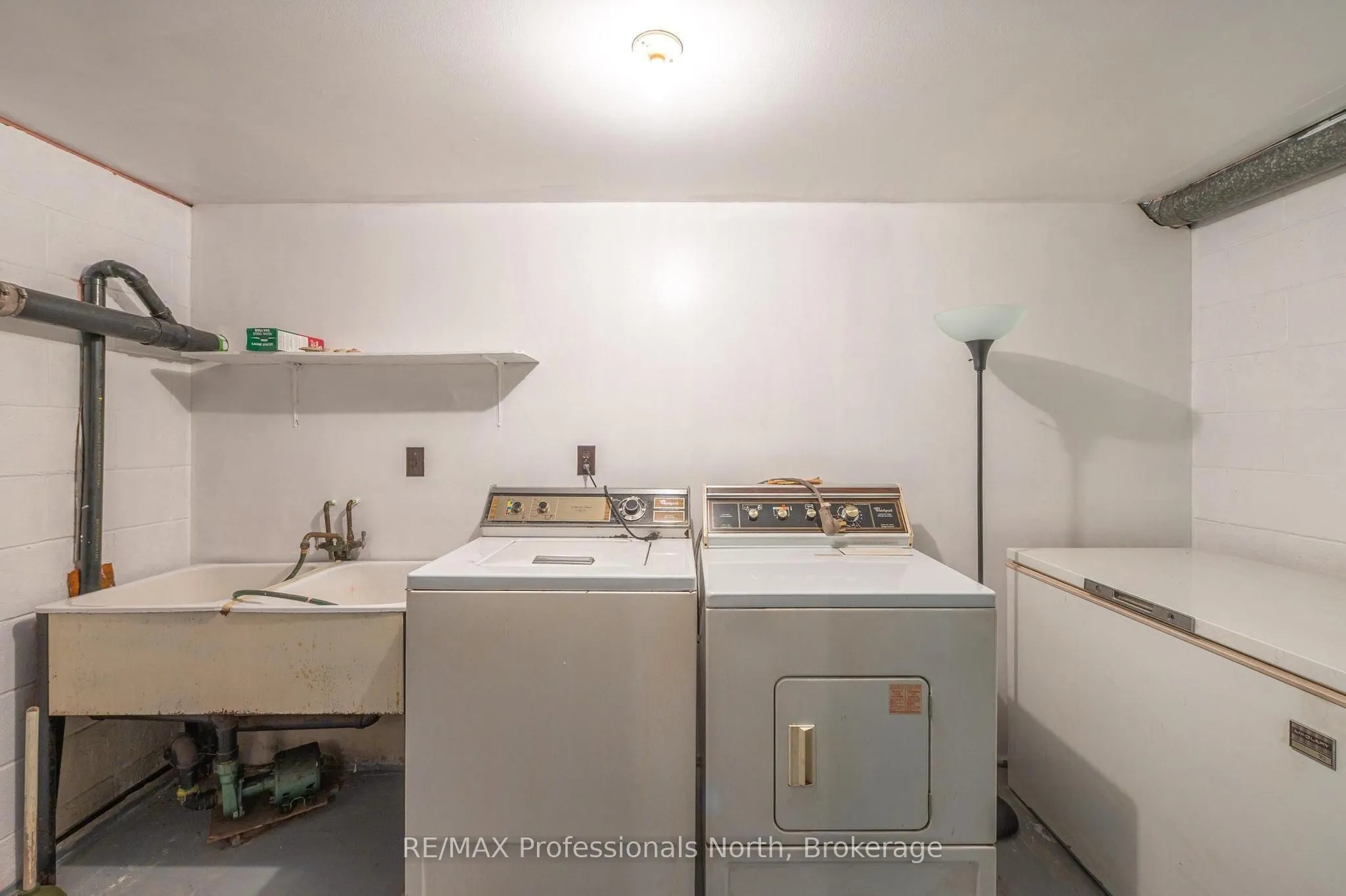 2499 Kennisis Lake Road