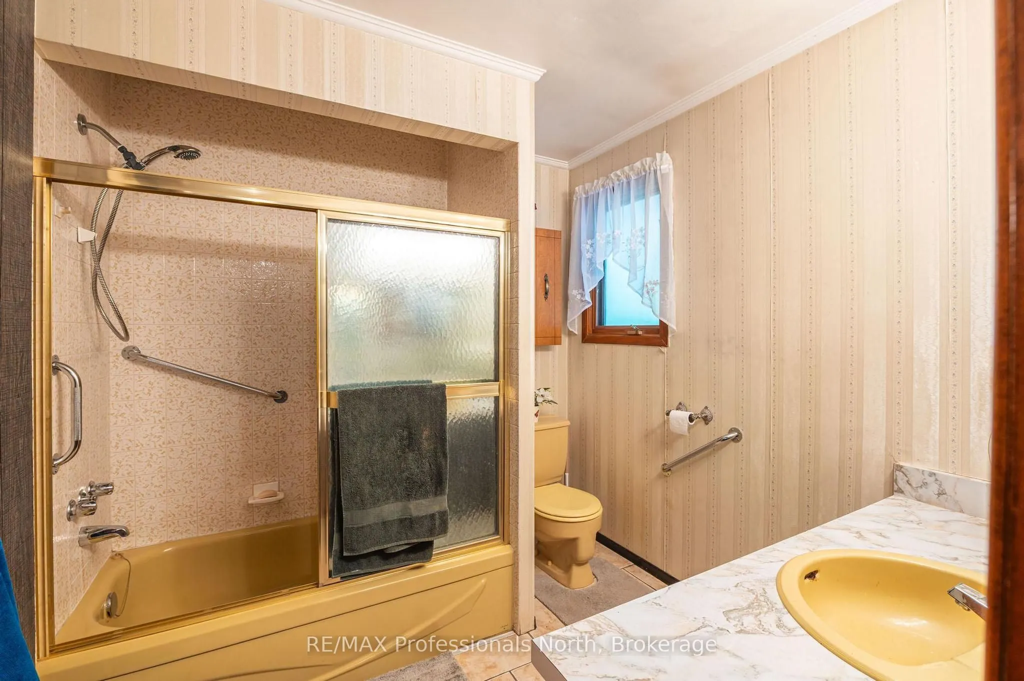 2499 Kennisis Lake Road