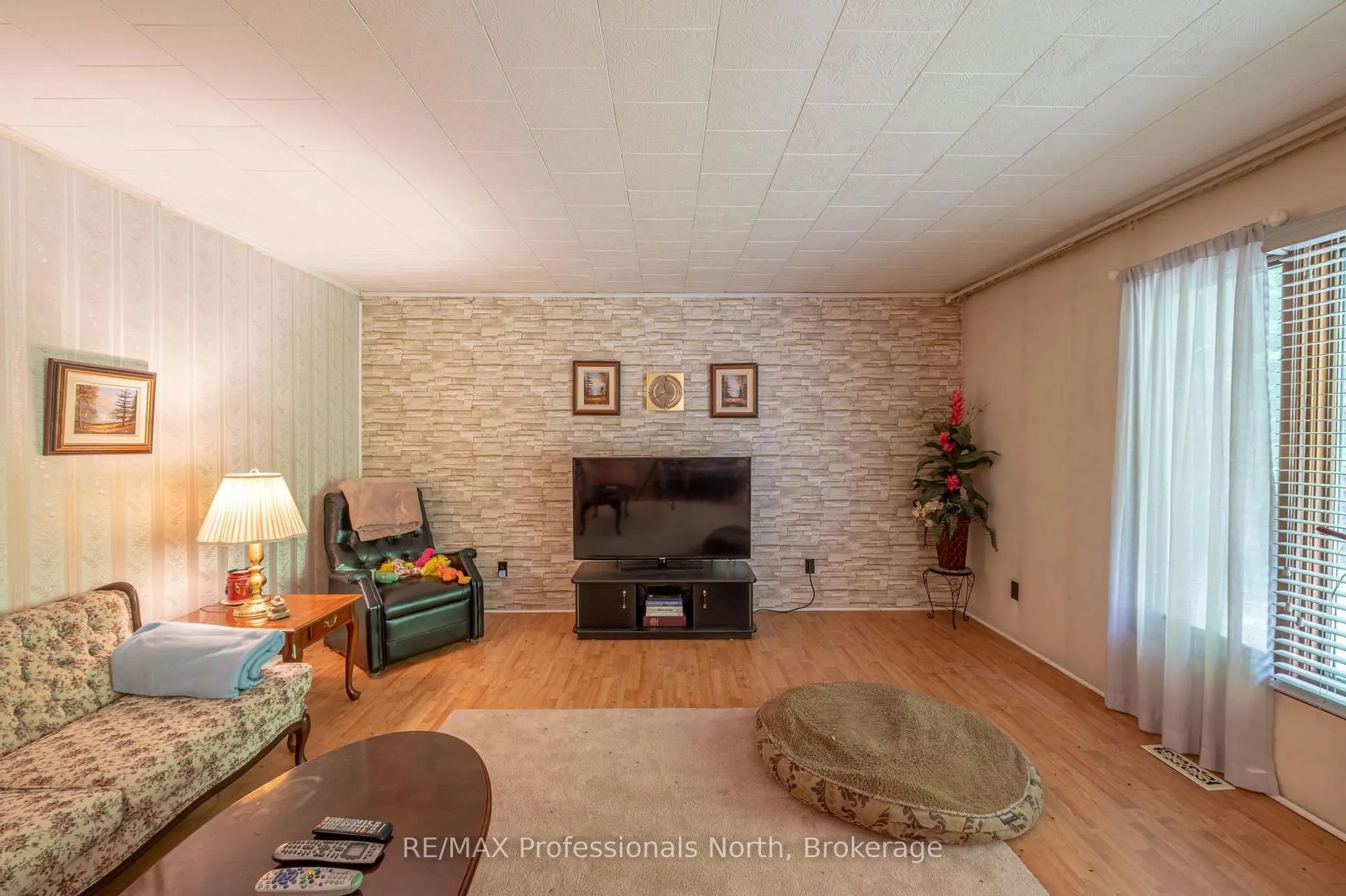 2499 Kennisis Lake Road