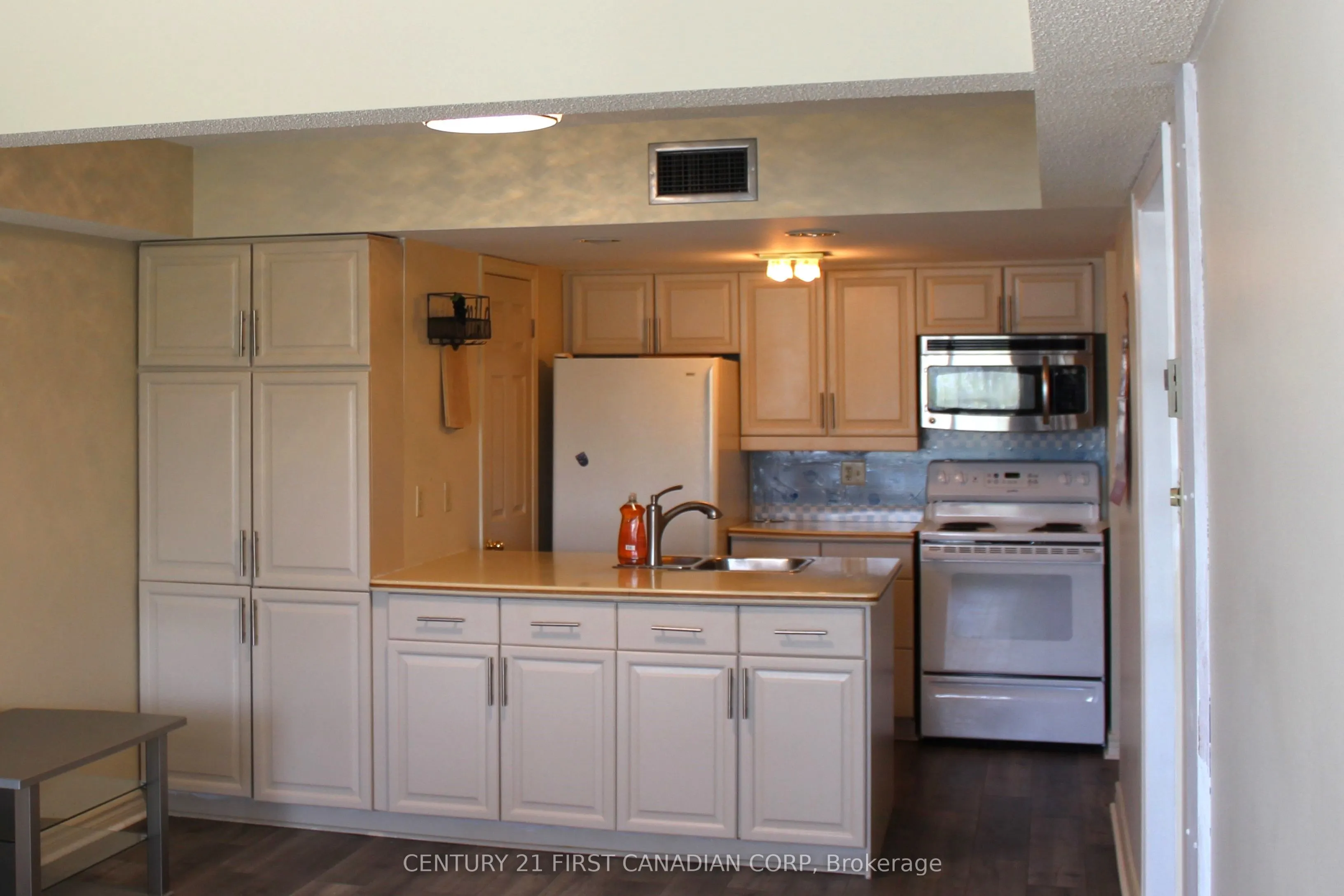1510 Richmond Street, #209