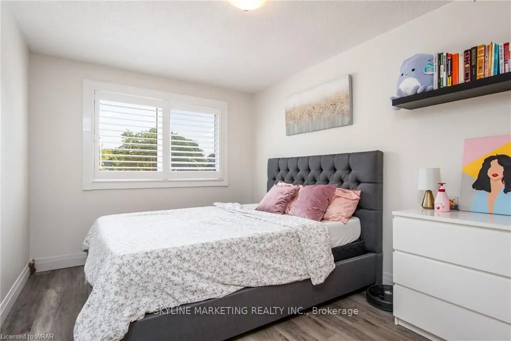 17 Oneida Place