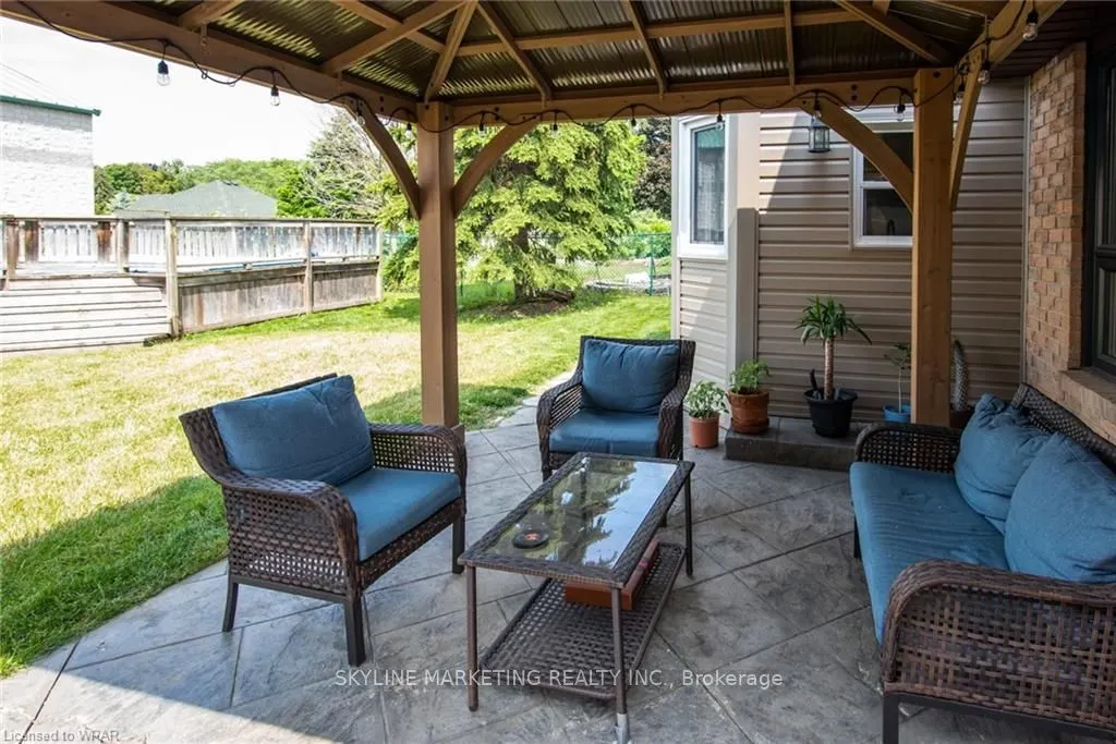 17 Oneida Place