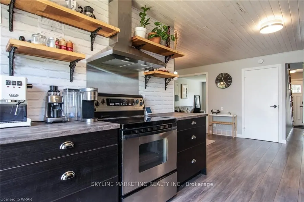 17 Oneida Place