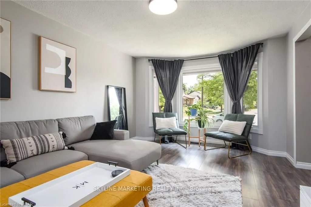 17 Oneida Place