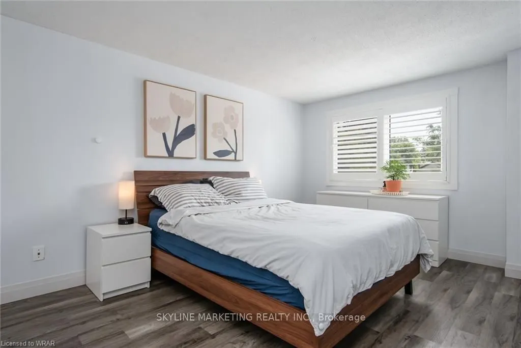 17 Oneida Place